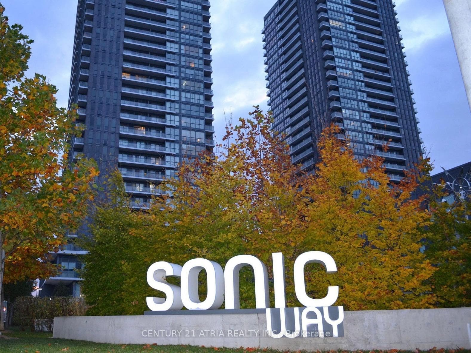 2 Sonic Way Unit 1304, Flemingdon Park / Don Mills, ON M3C 0P2 - Photo 1