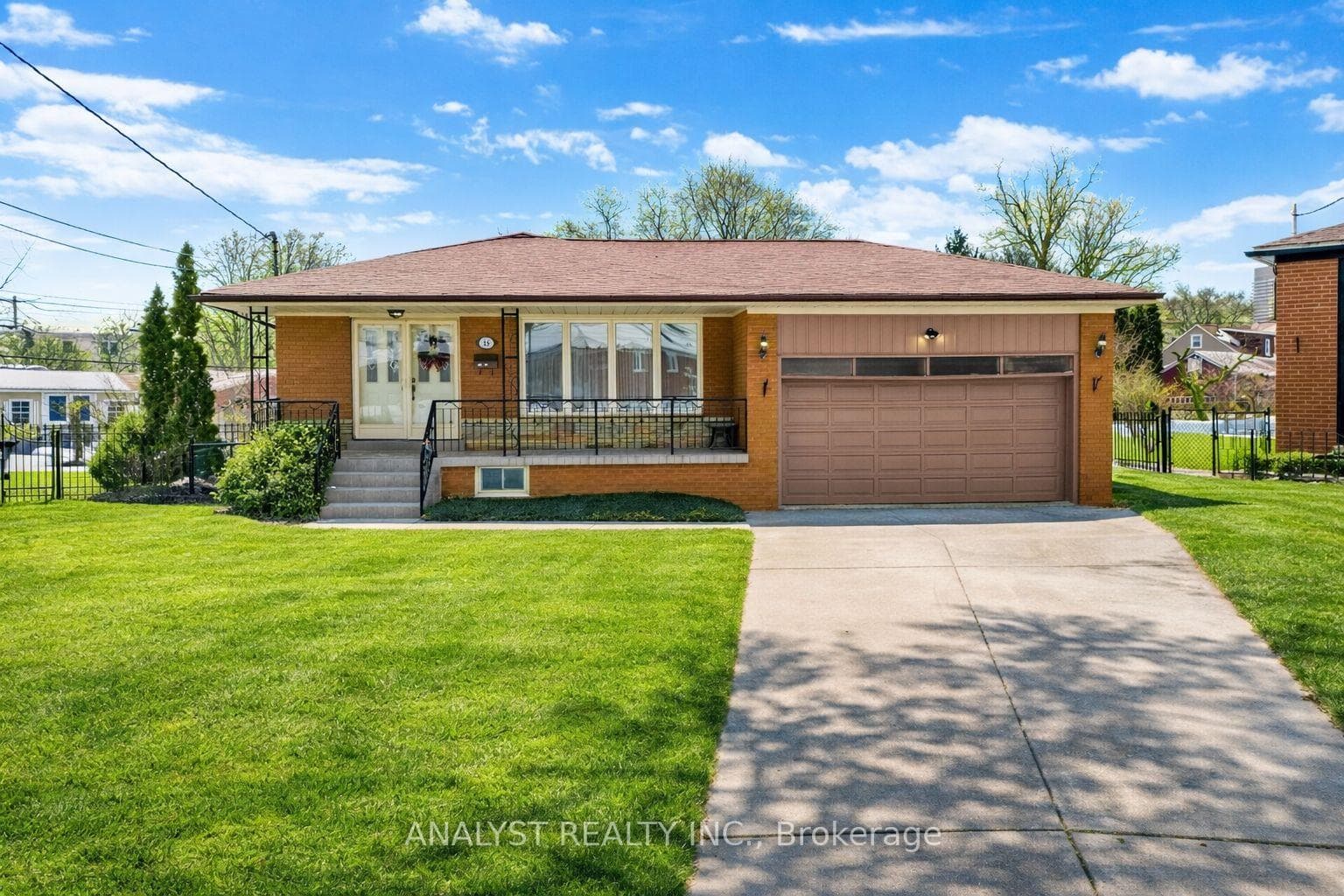 15 Debby Court, York / Weston, ON M9N 2L7 - Photo 1