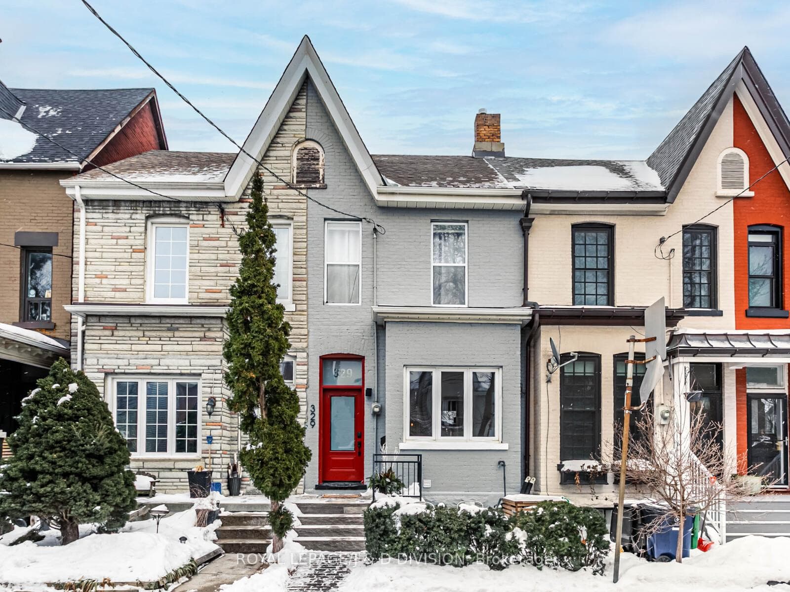 329 Indian Road Crescent, Bloor West Village / Swansea, ON M6P 2G9 - Photo 1