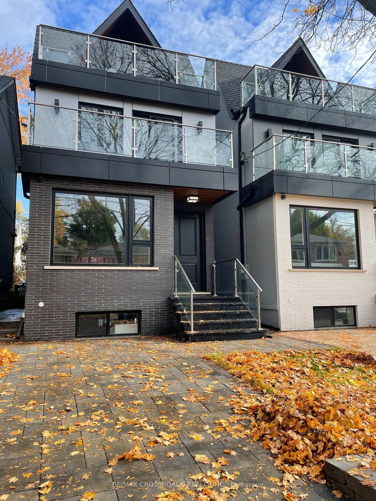 213 Wheeler Avenue, The Beaches / Upper Beaches, ON M4L 3V7 - Photo 1