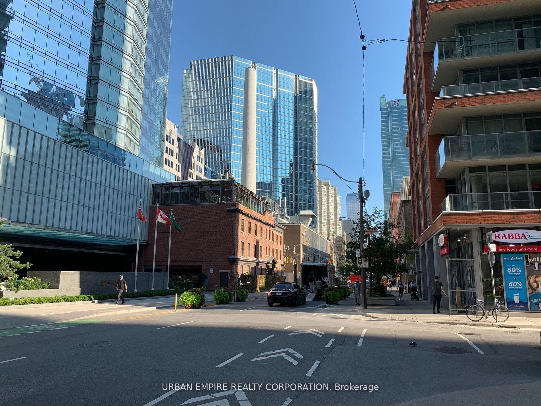 126 Simcoe Street Unit 408, Toronto C01