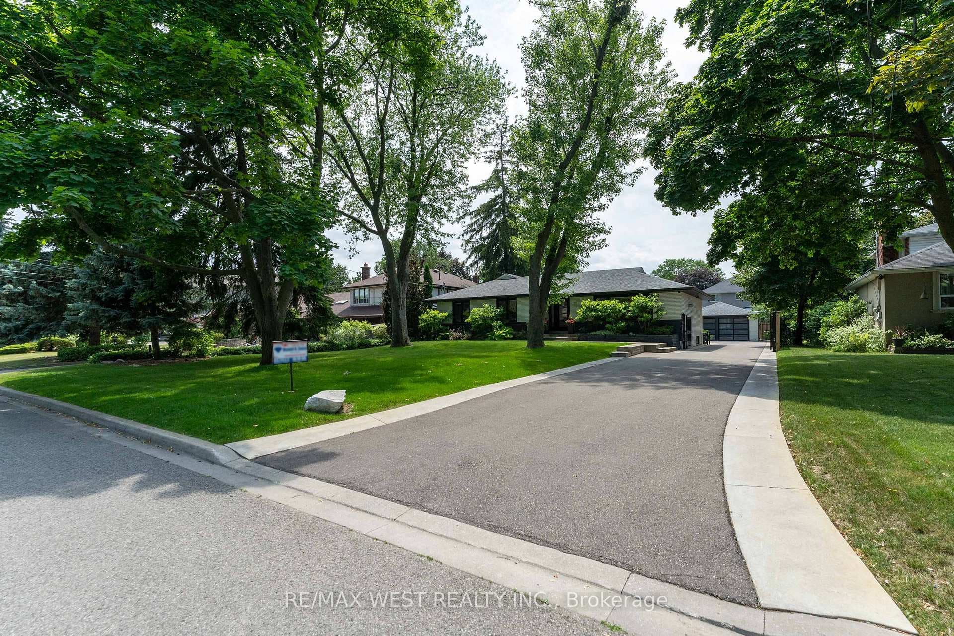 92 Warwood Road, Etobicoke (Islington / Rexdale), ON M9B 5B7 - Photo 1