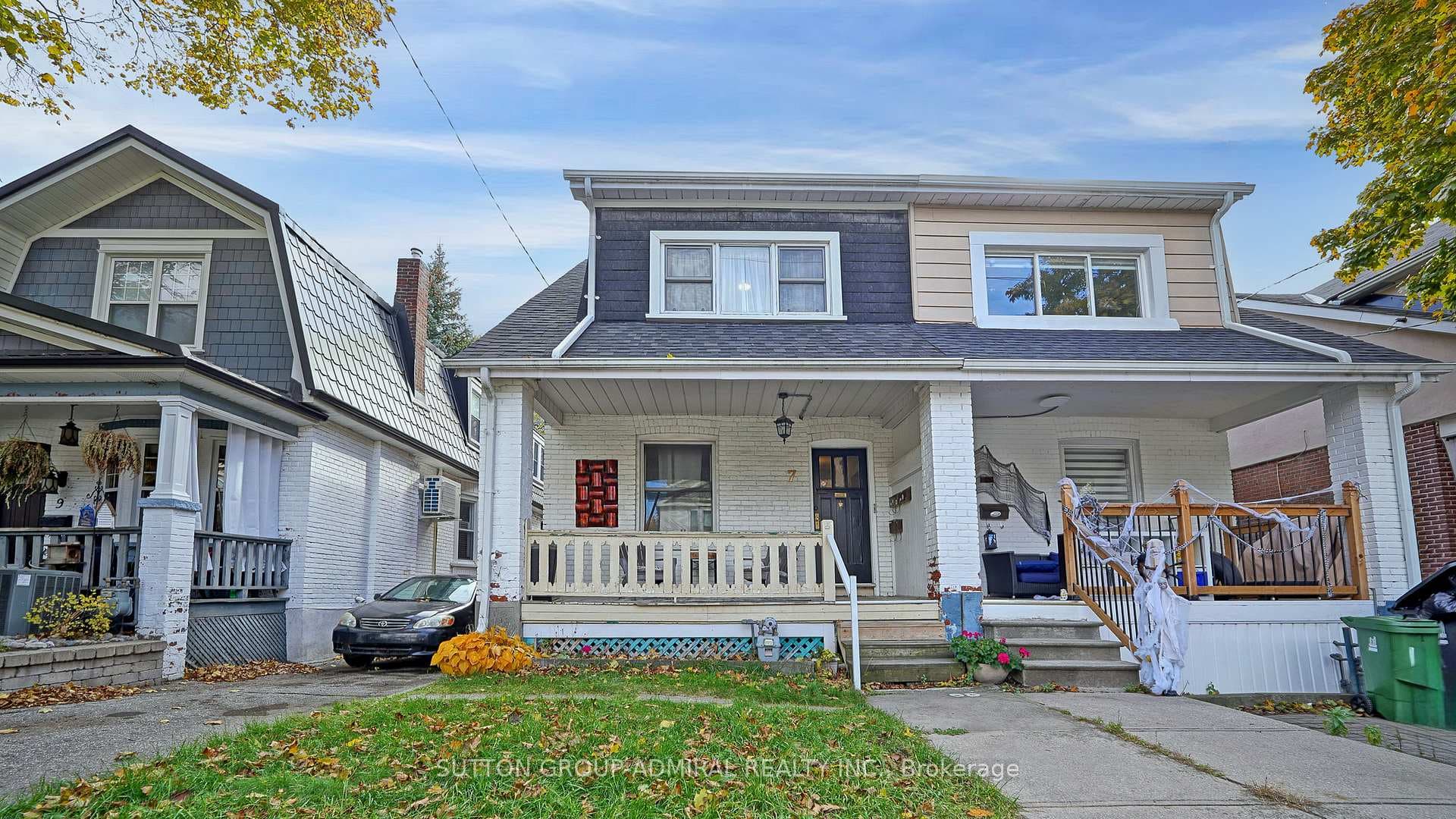 7 Harris Avenue, The Beaches / Upper Beaches, ON M4C 1P3 - Photo 1