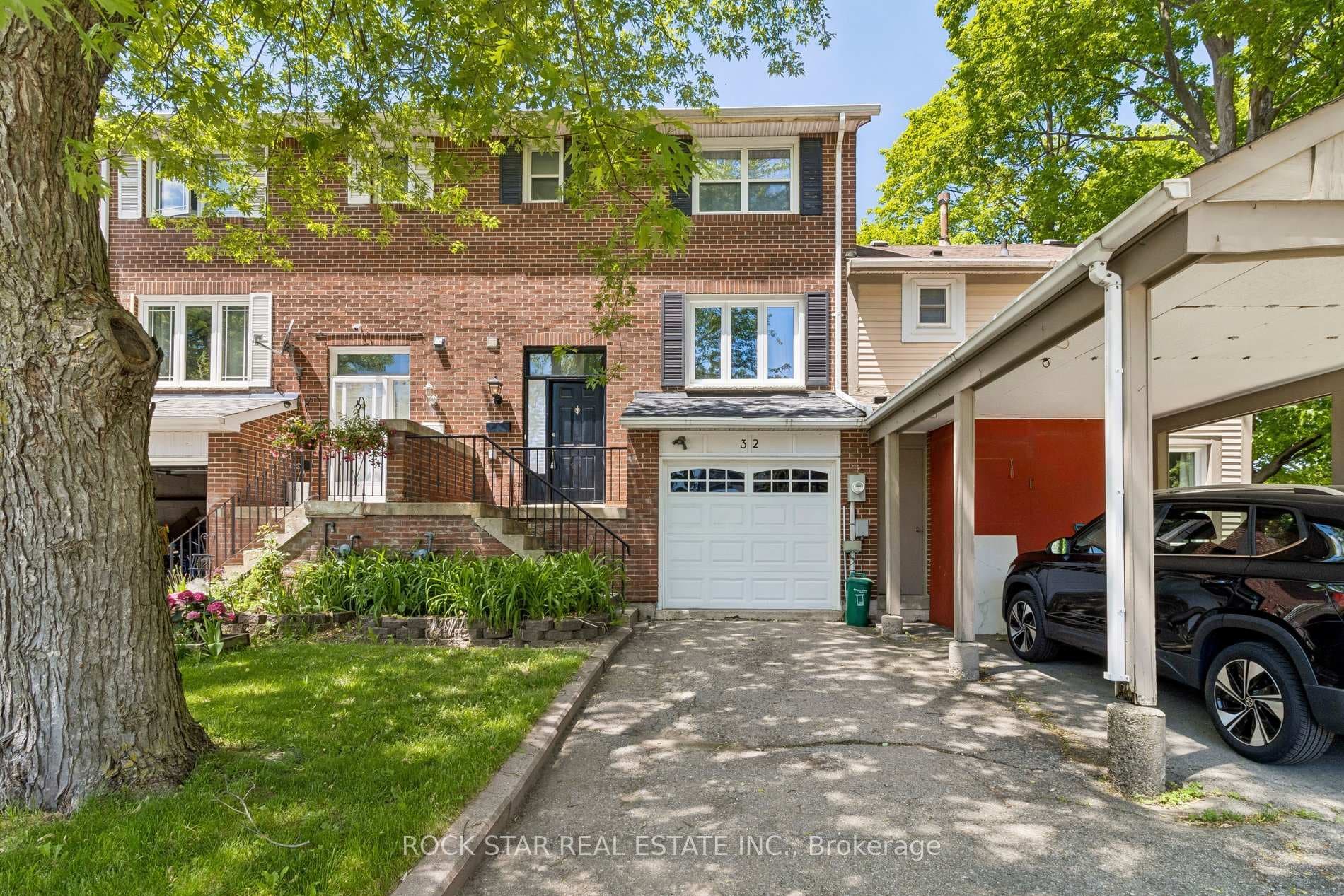 32 Lansing Square, Brampton, ON L6Z 1E6 - Photo 1