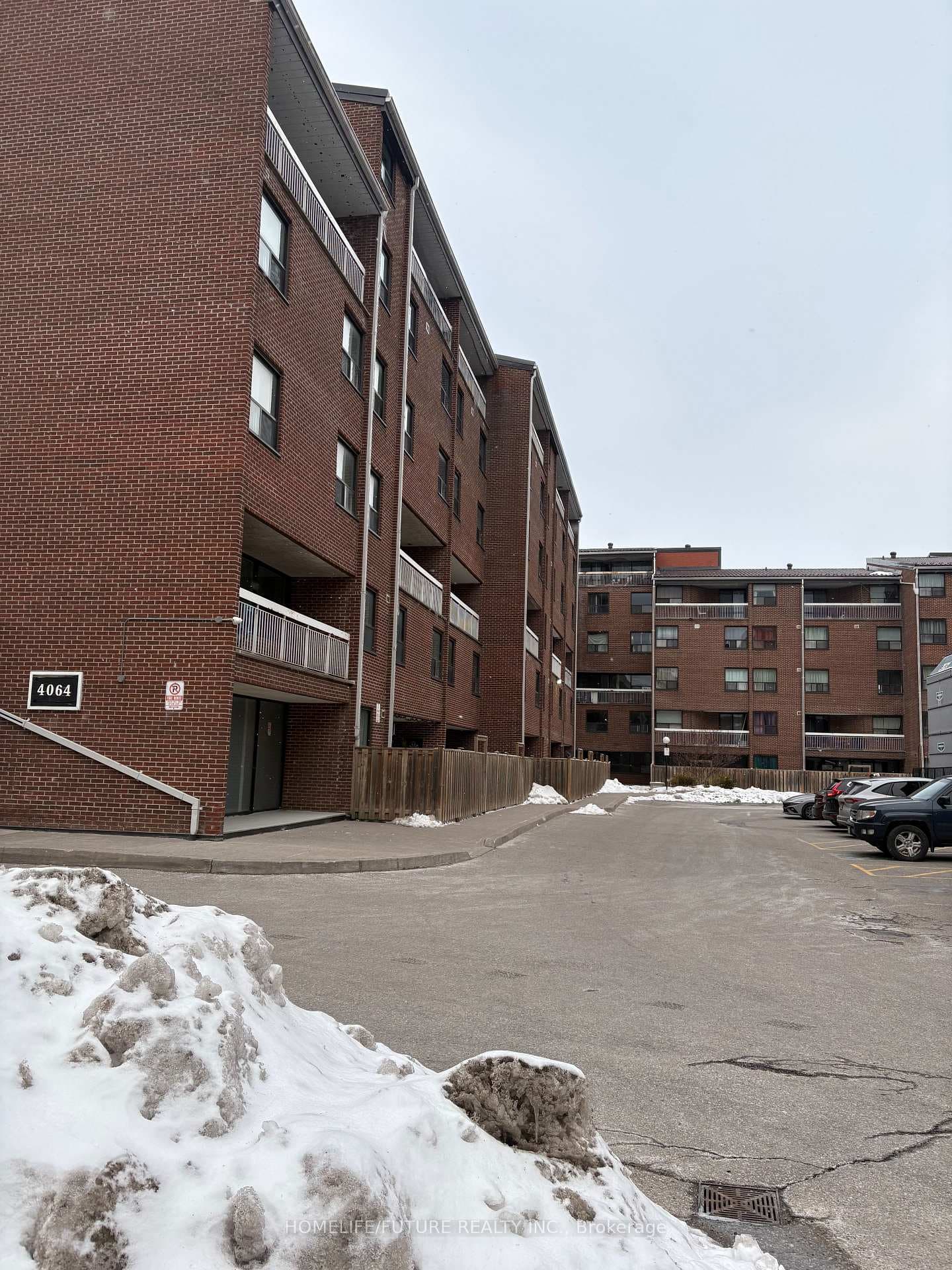 4064 Lawrence Avenue Unit 210, Rouge / Port Union / Malvern, ON M1E 4V6 - Photo 1