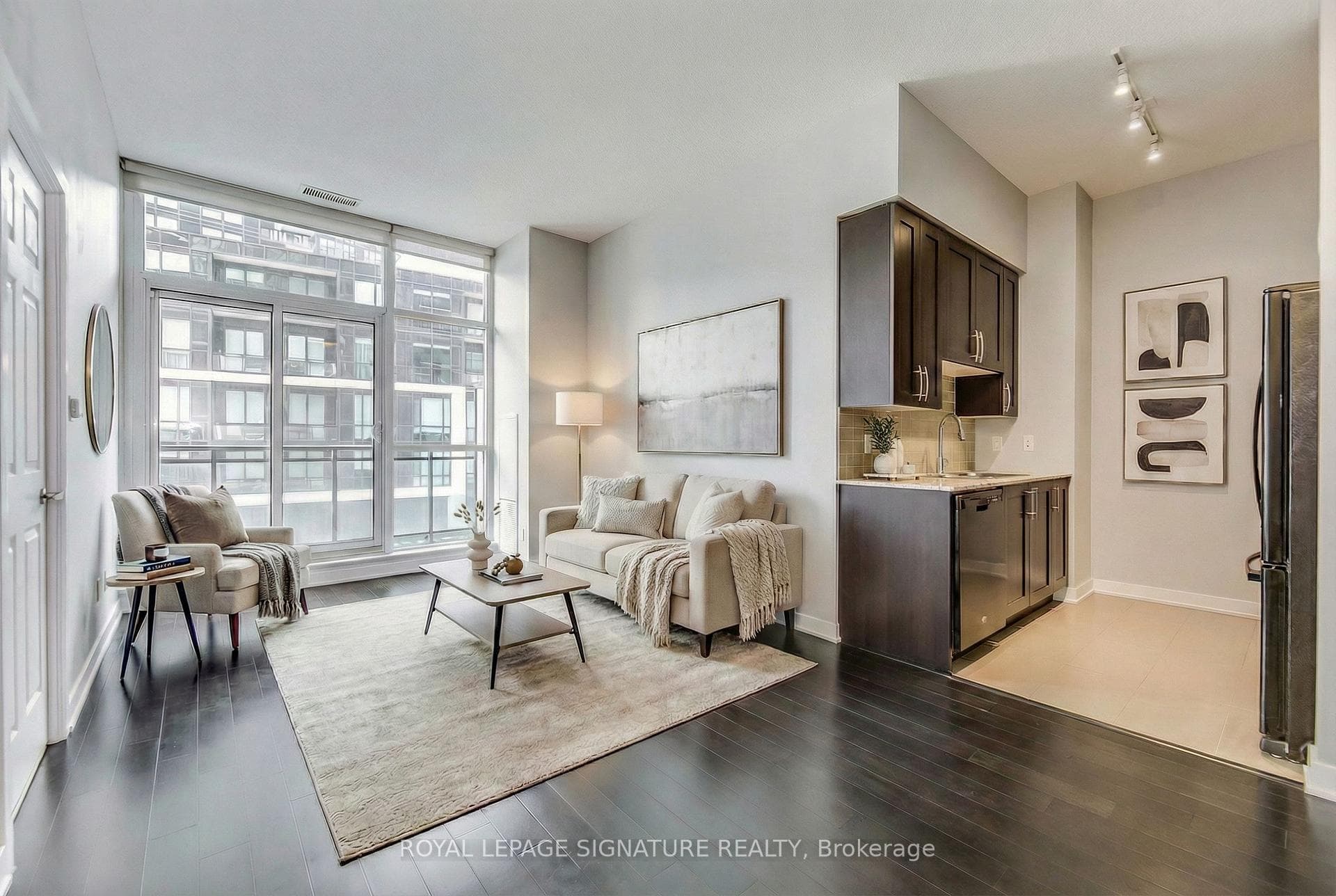 4070 Confederation Parkway Unit 311, Mississauga, ON L5B 0E9 - Photo 1