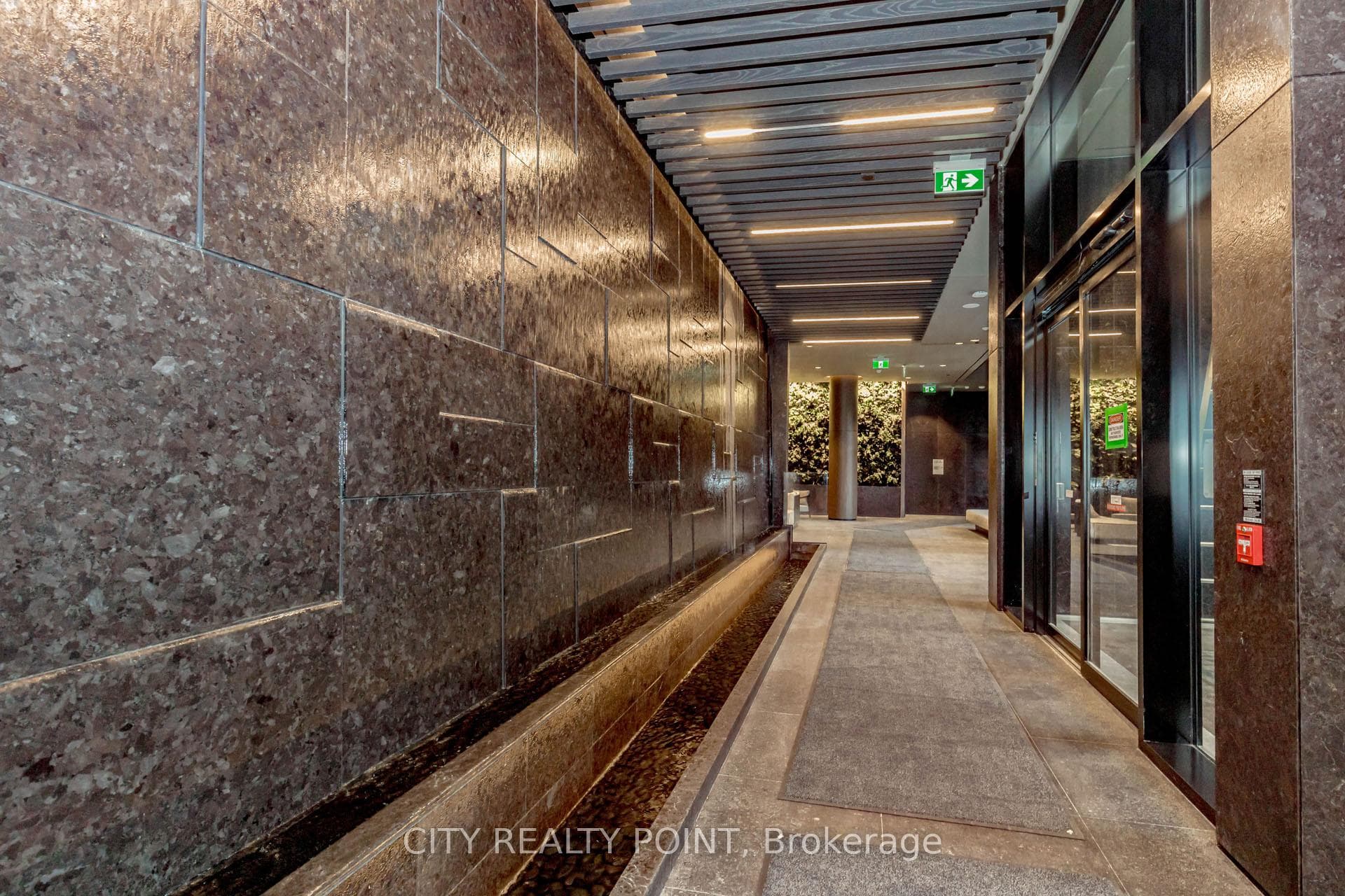 120 Broadway Avenue Unit 1612, Leaside / Davisville, ON M4P 0E9 - Photo 1