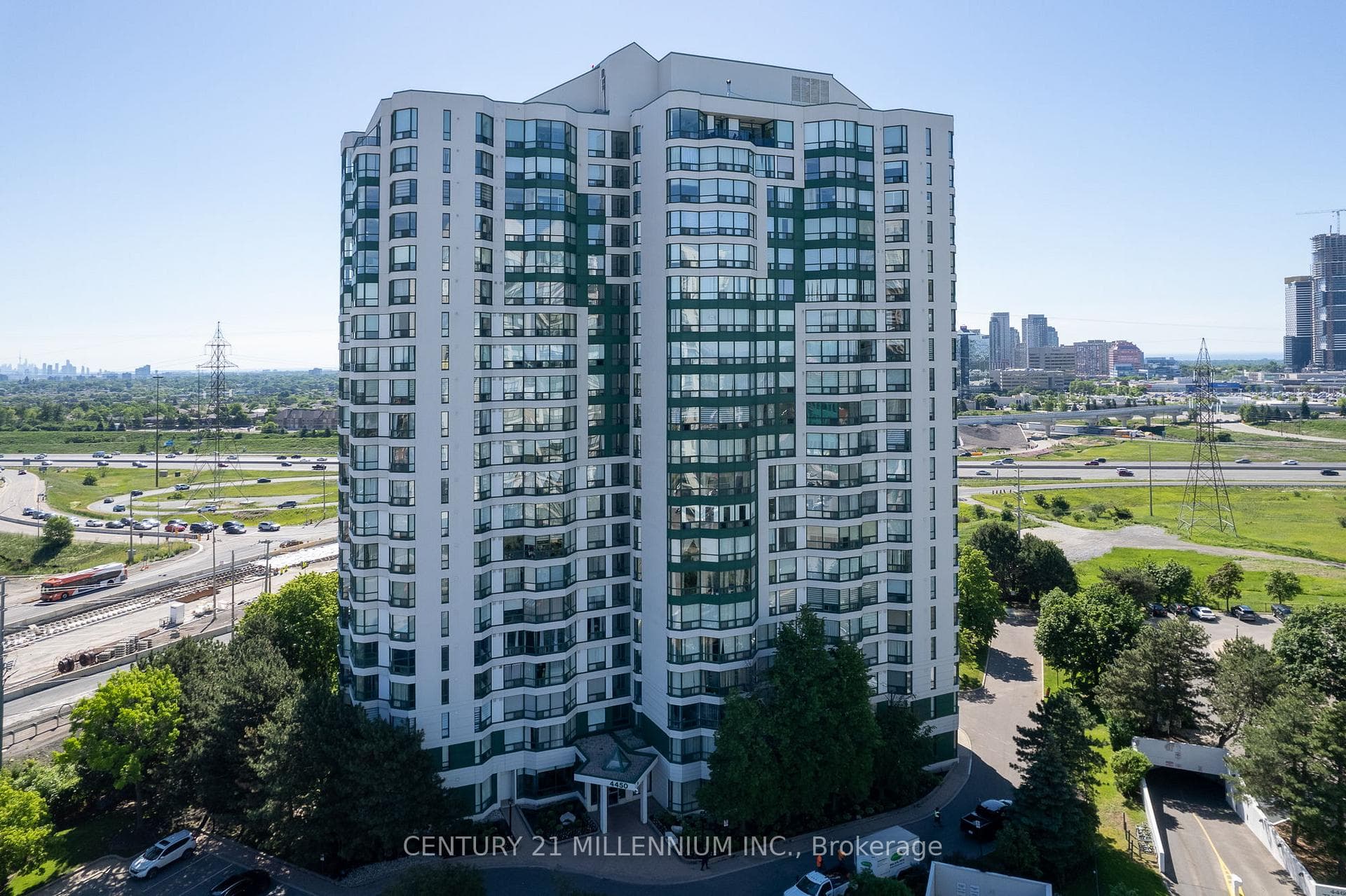 4450 Tucana Circuit Unit 902, Mississauga, ON L5R 3R4 - Photo 1
