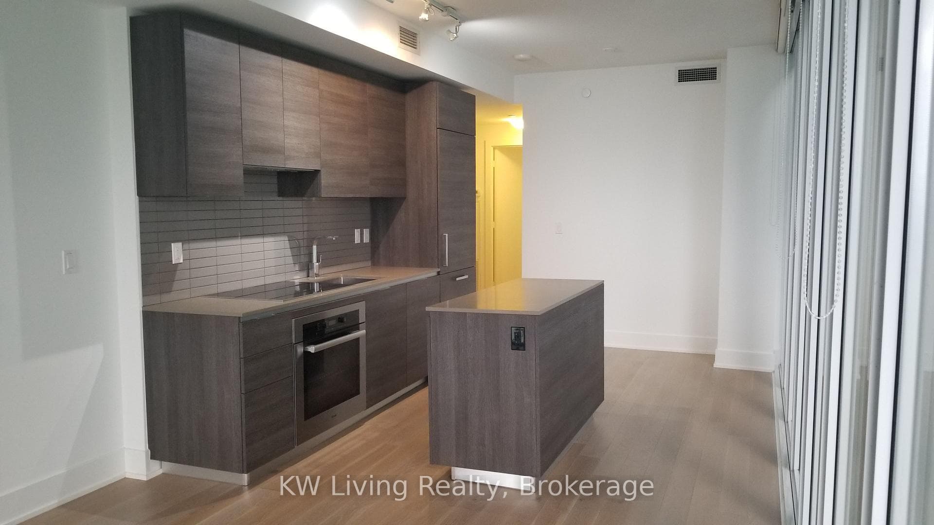 200 Bloor Street Unit 1310, Annex / Yorkville / Summerhill, ON M5S 1T8 - Photo 1