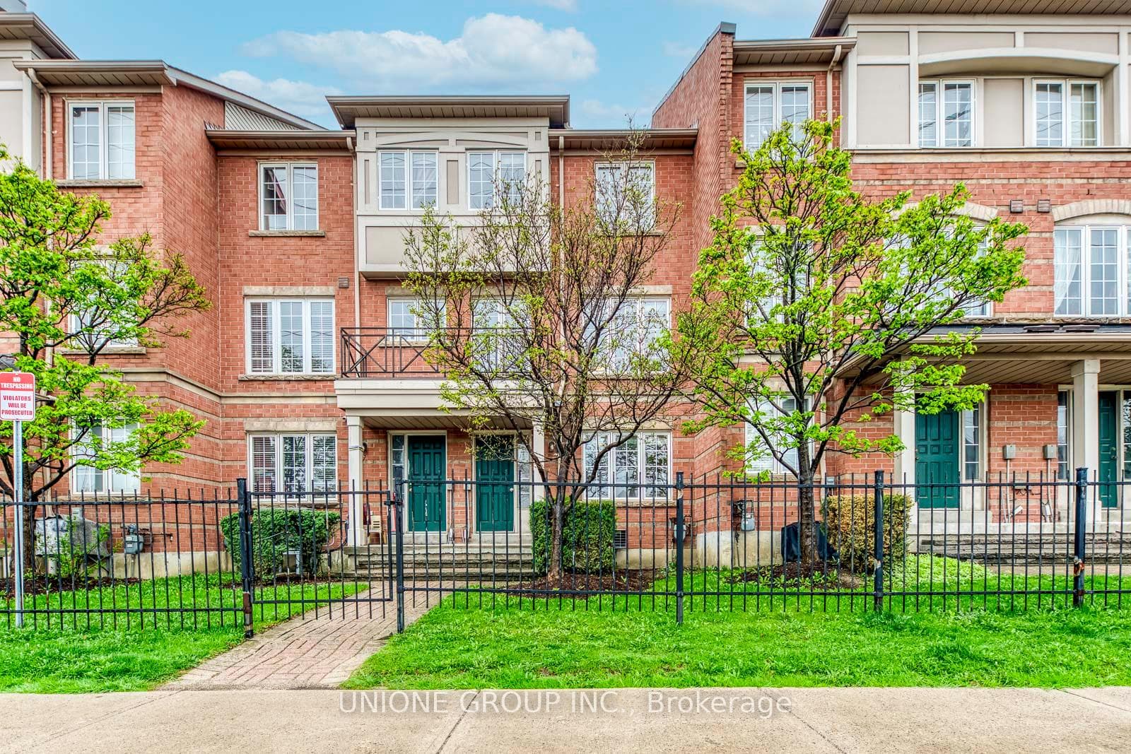 38 Fairview Road Unit 16, Mississauga, ON L5B 4J8 - Photo 1