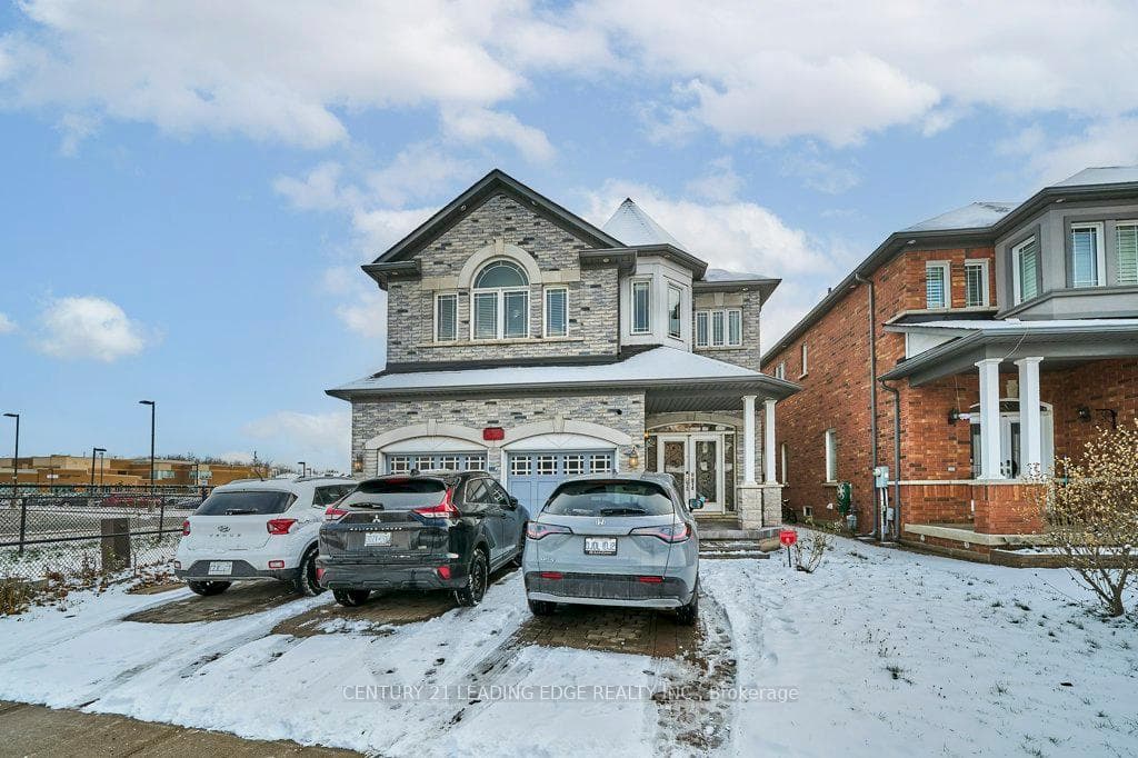 628 Twain Avenue, Mississauga, ON L5W 0A3 - Photo 1