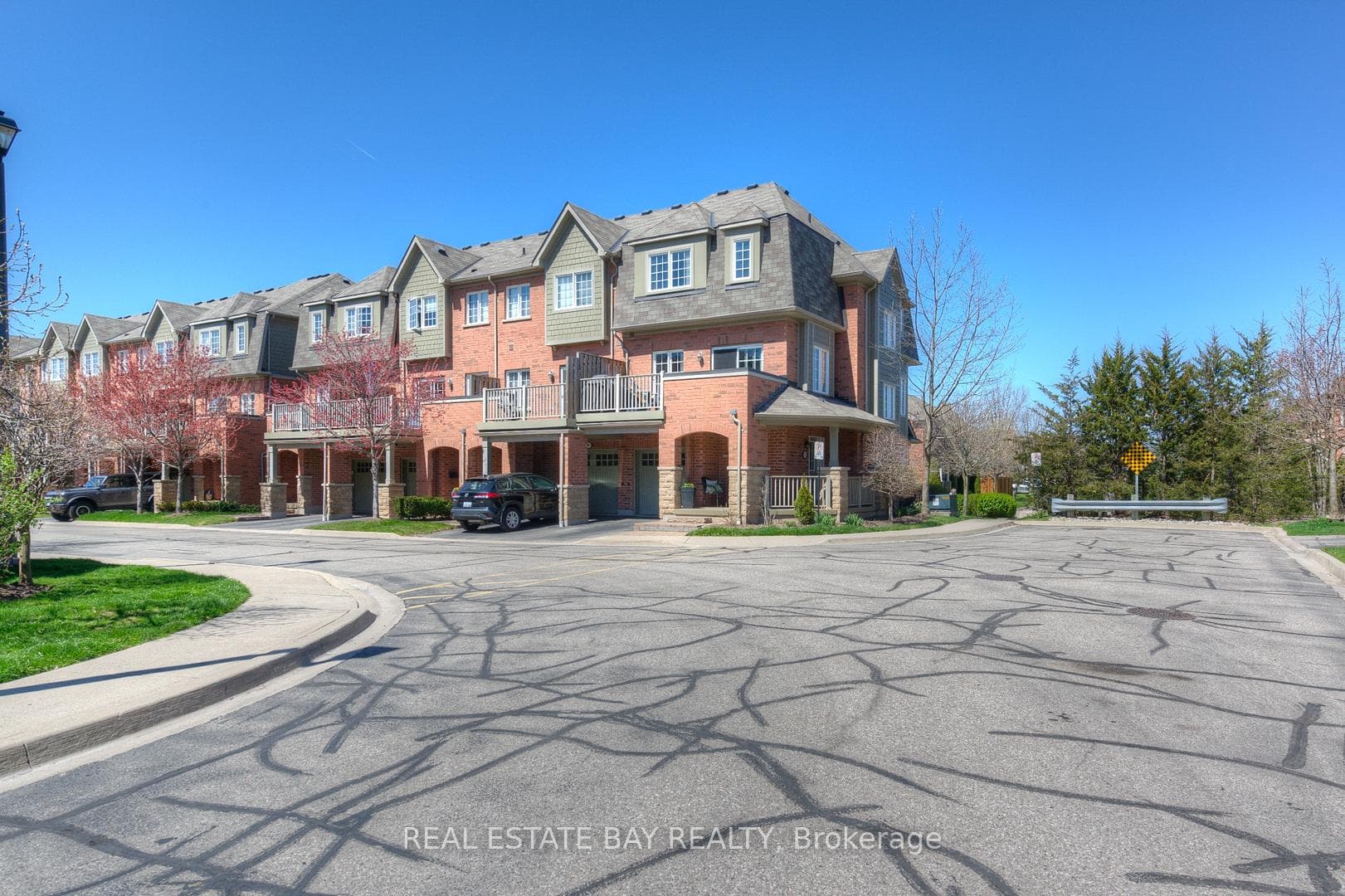 233 Duskywing Way Unit 10, Oakville, ON L6L 0C5 - Photo 1