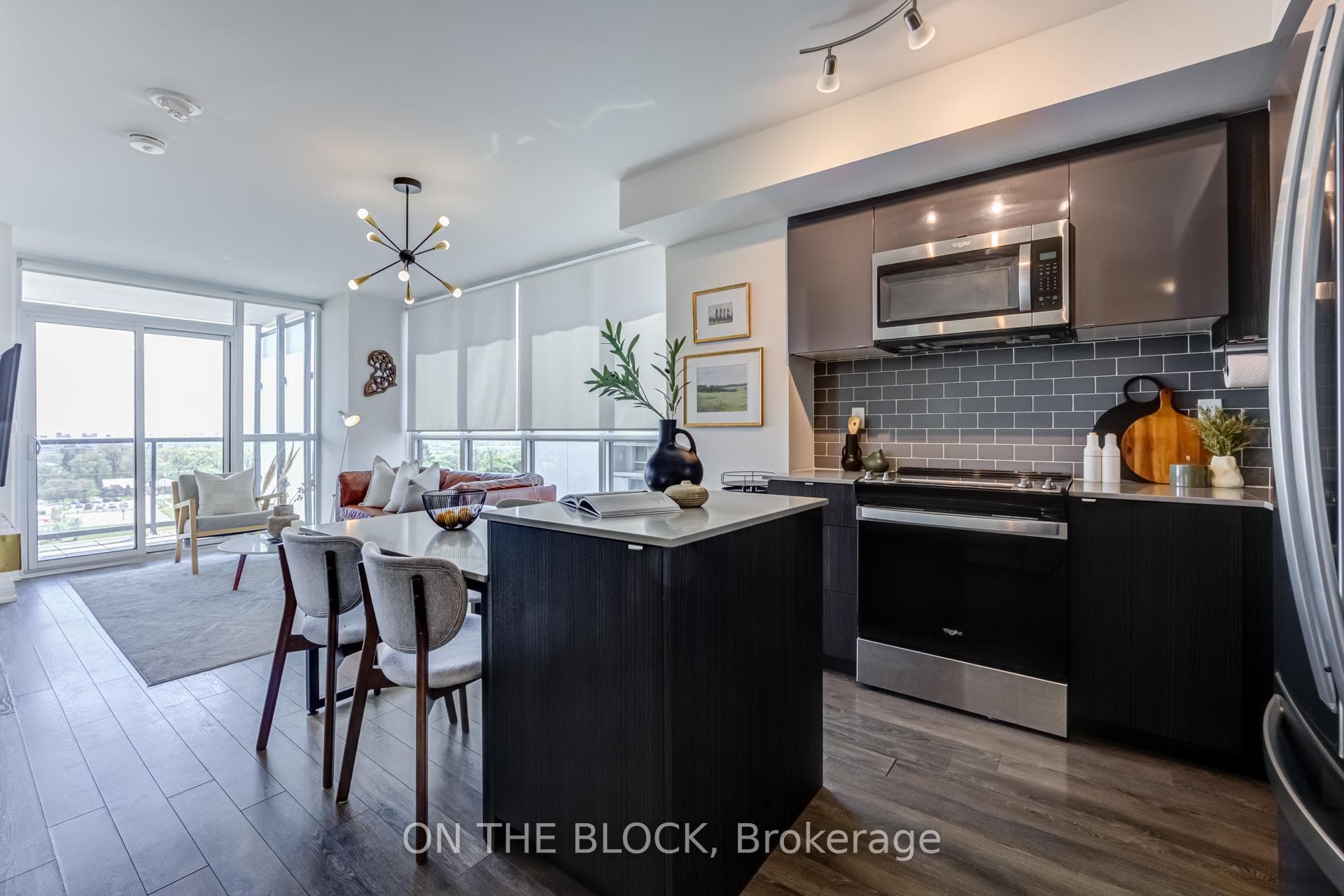 1461 Lawrence Avenue Unit 810, York / Weston