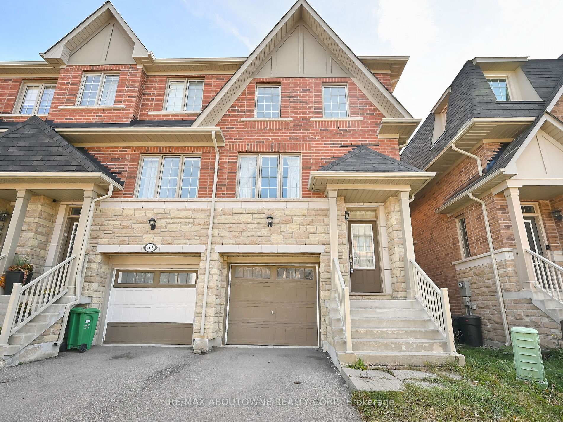 1314 Granrock Crescent, Mississauga, ON L5V 0E1 - Photo 1