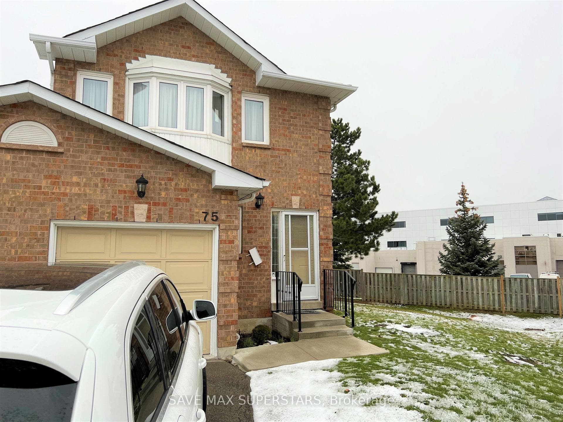 1484 Torrington Drive Unit 75, Mississauga, ON L5V 1Y2 - Photo 1