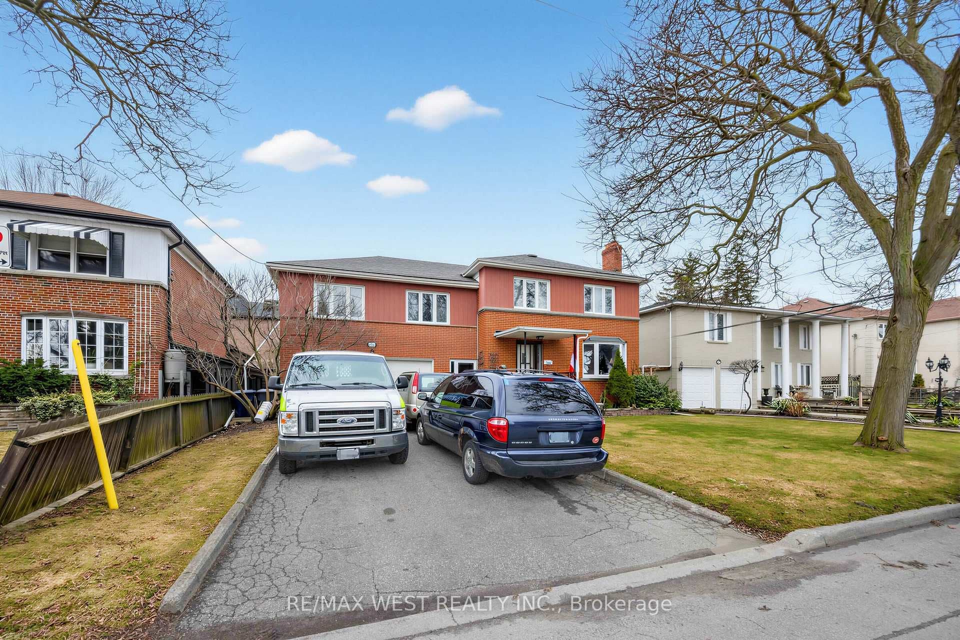 1068 Lillian Street, Willowdale / Newtonbrook, ON M2M 3G5 - Photo 1