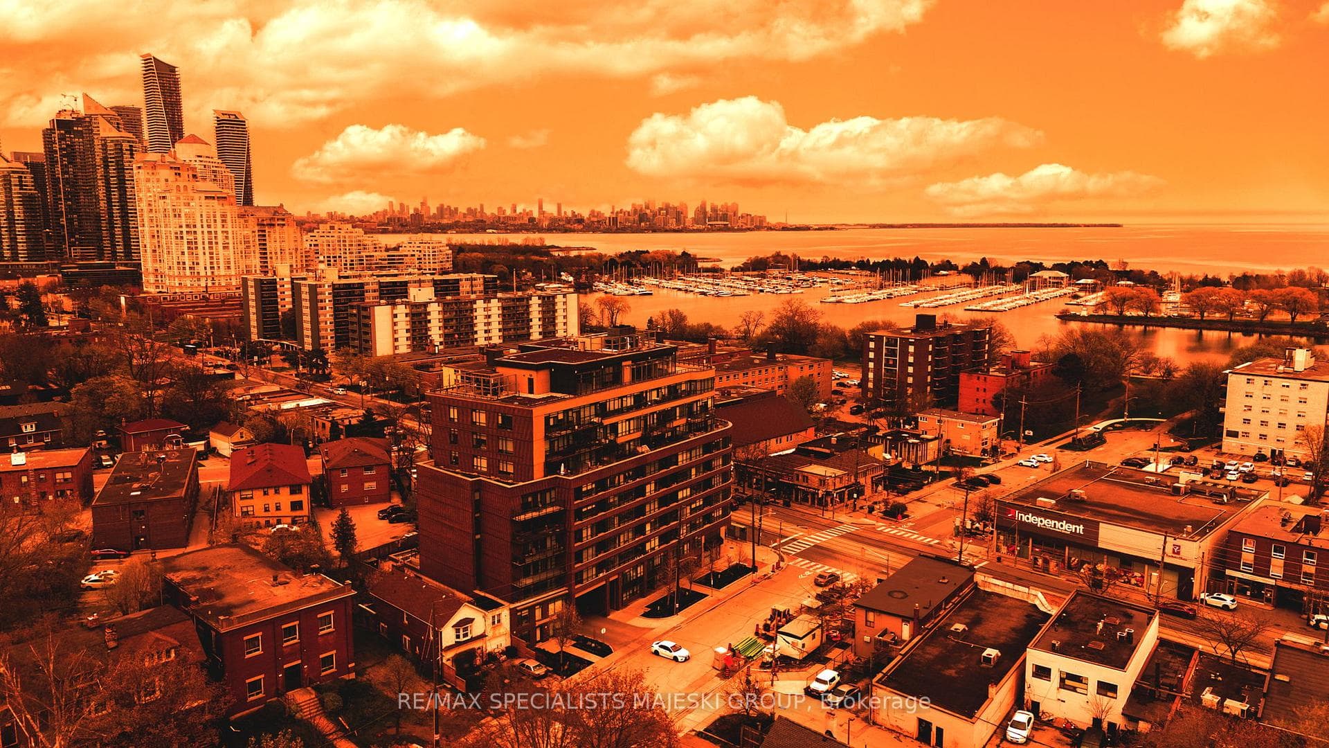 11 Superior Avenue Unit 306, Toronto W06