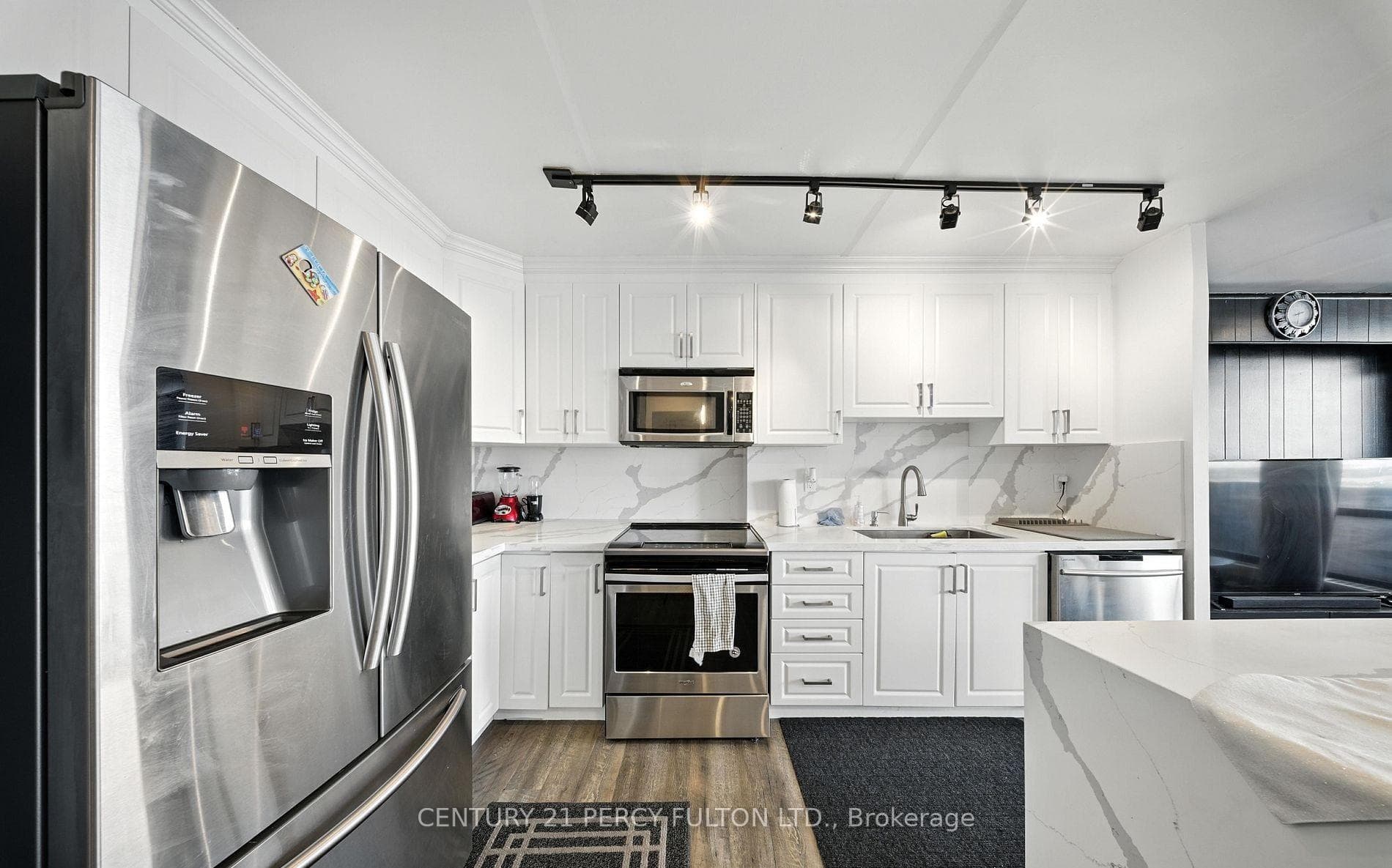 2 Glamorgan Avenue Unit 1212, Dorset Park / Kennedy Park, ON M1P 2M8 - Photo 1