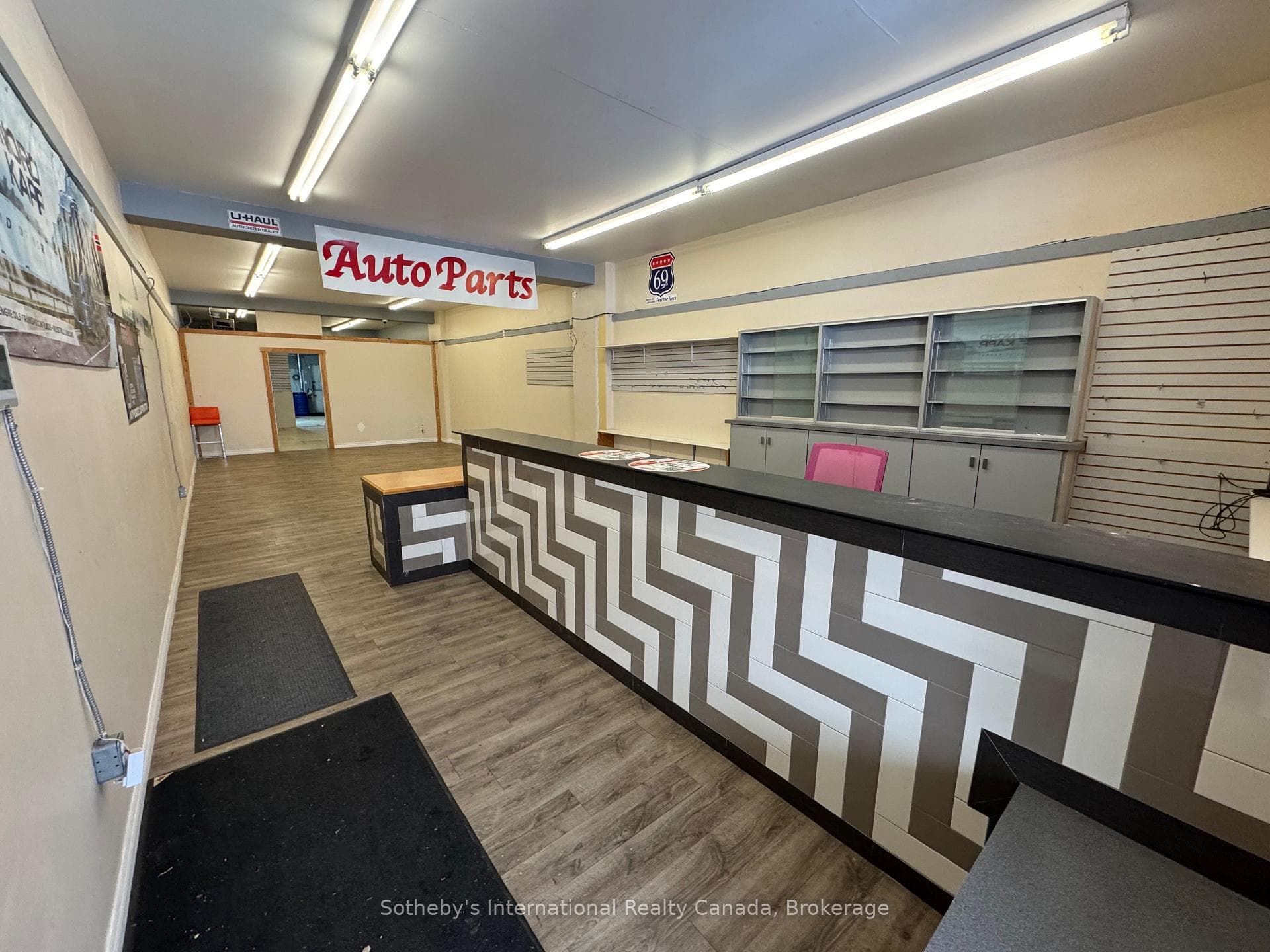 657 Colborne Street, Brantford, ON N3S 3M8 - Photo 1