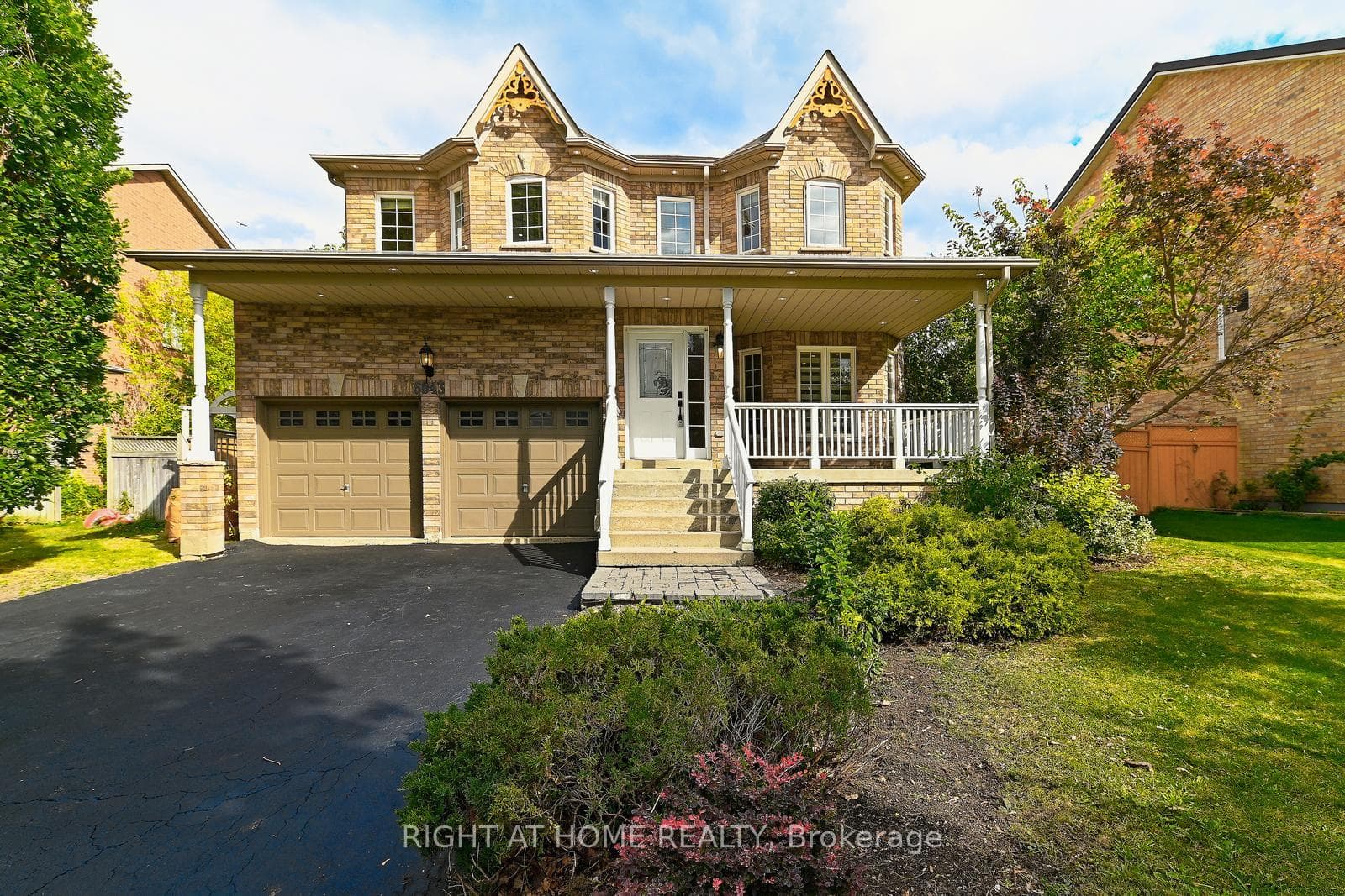 6843 Campbell Settler Court, Mississauga, ON L5W 1B3 - Photo 1