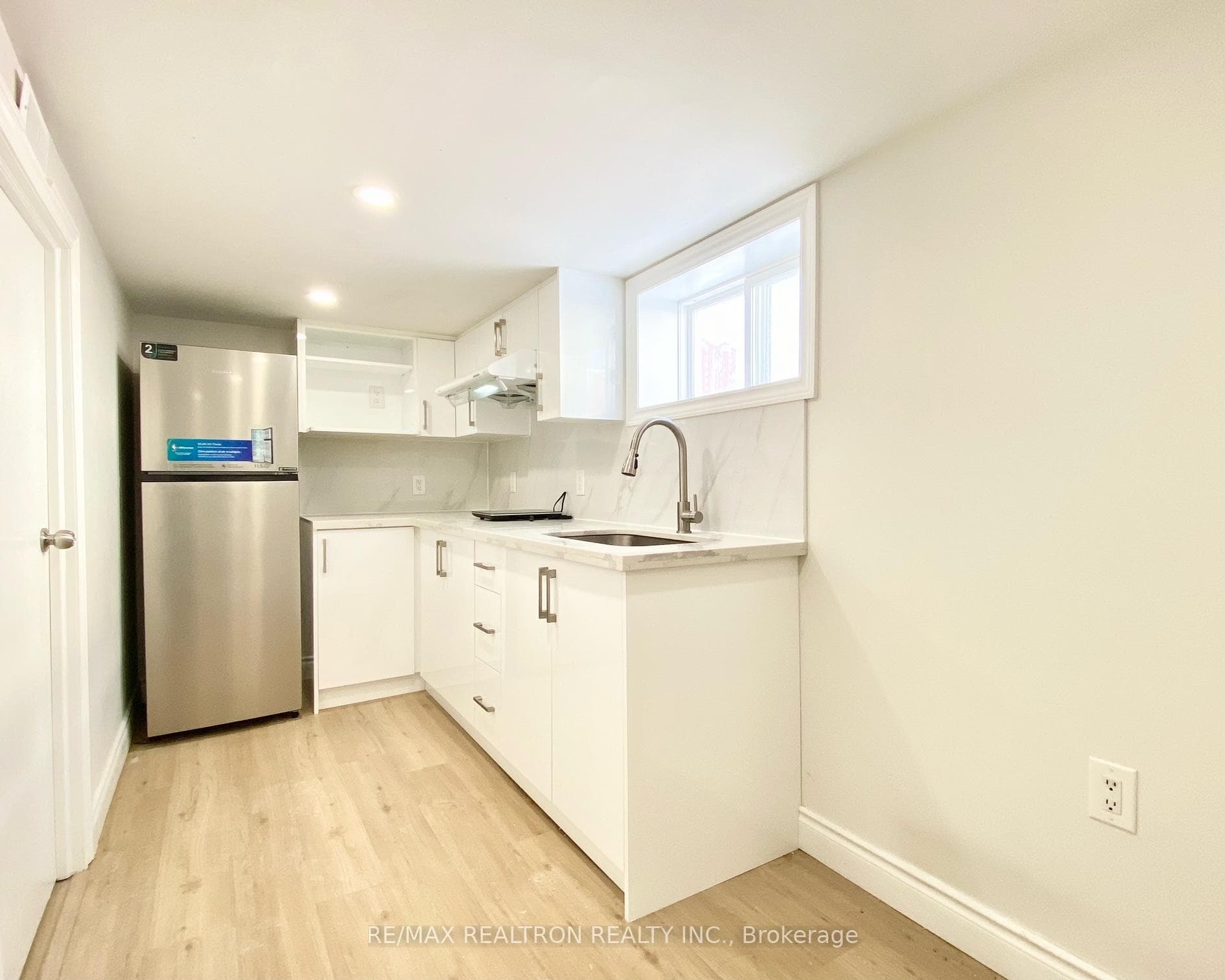 808 Midland Avenue Unit Bsmt, Dorset Park / Kennedy Park, ON M1K 4E7 - Photo 1