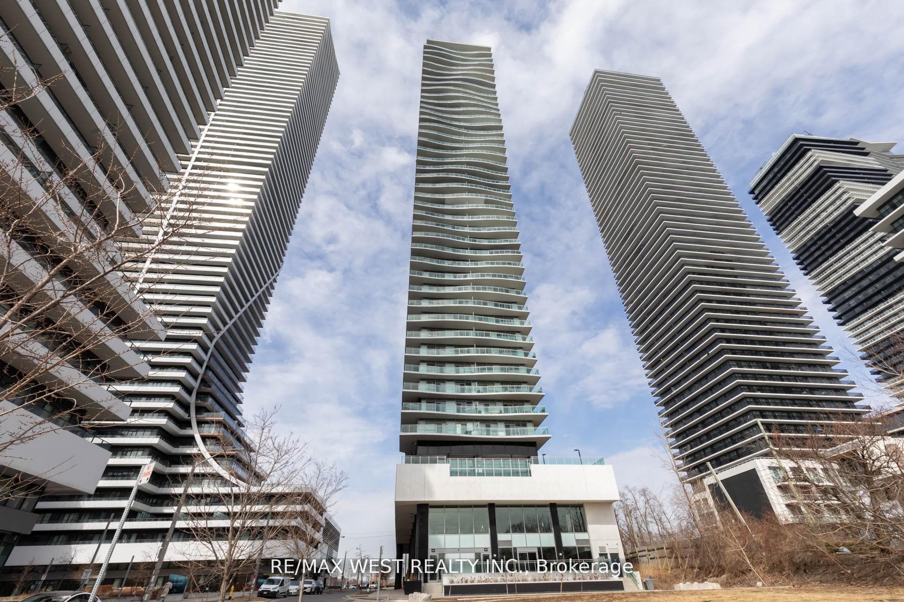 33 Shore Breeze Drive Unit 802, Liberty Village / Parkdale / South Parkdale, ON M8V 1A1 - Photo 1