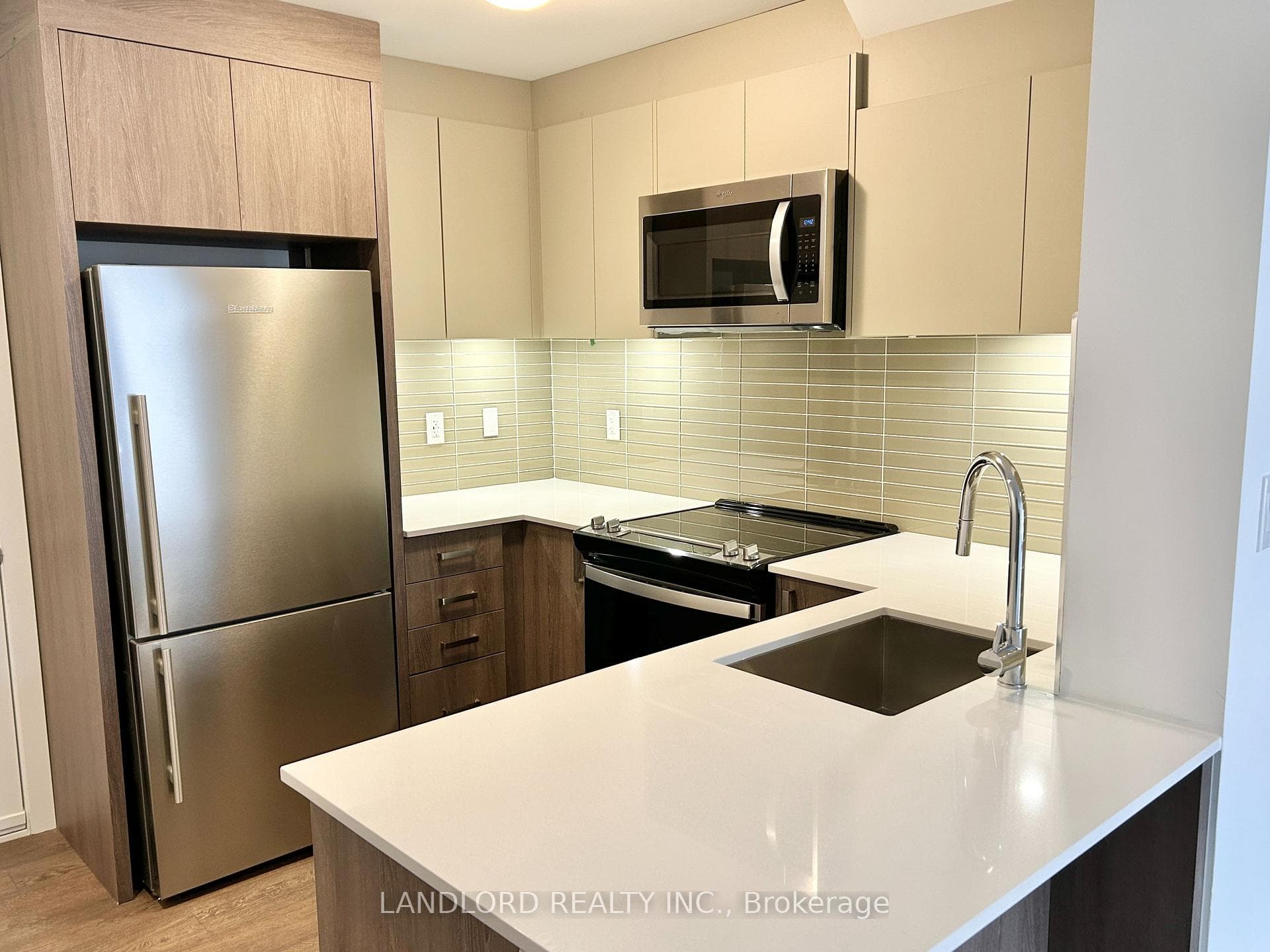 88 Turtle Island Road Unit 4, Lawrence Park / Bedford Park, ON M6A 0E4 - Photo 1