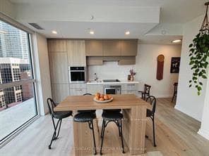 39 Roehampton Avenue Unit 609, Leaside / Davisville, ON M4P 1P9 - Photo 1