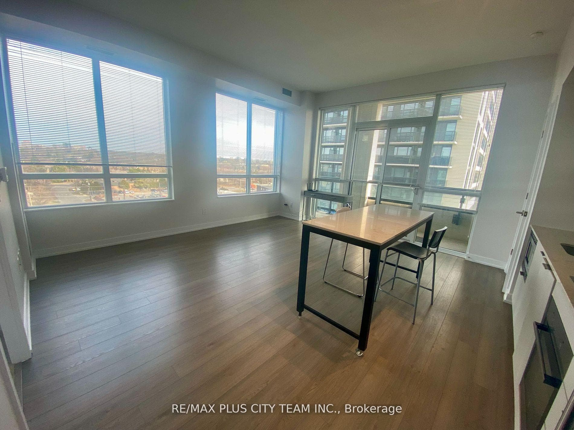 20 Thomas Riley Road Unit 804, Etobicoke (Islington / Rexdale), ON M9B 0C3 - Photo 1