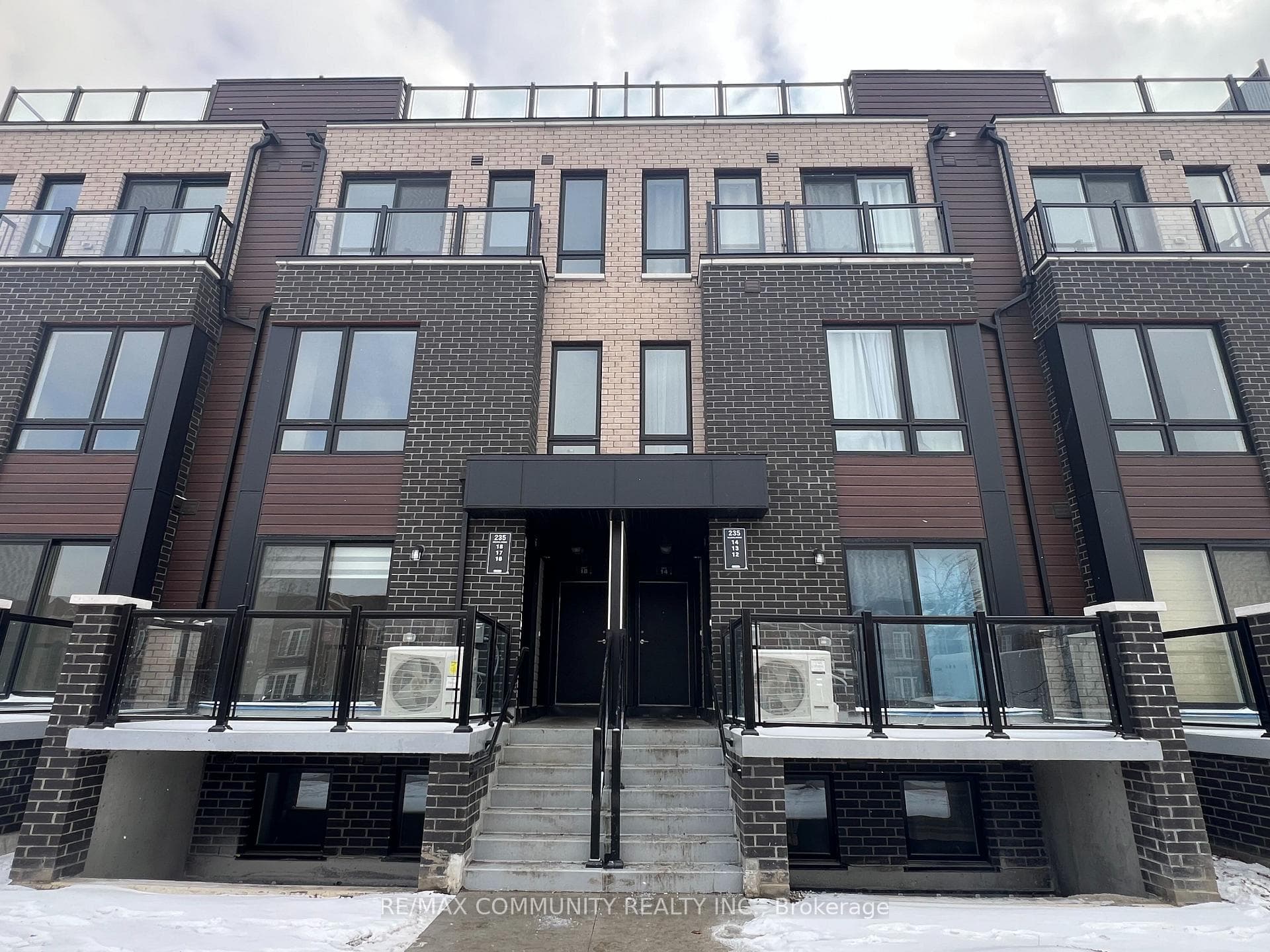 235 McLevin Avenue Unit 14, Toronto E11