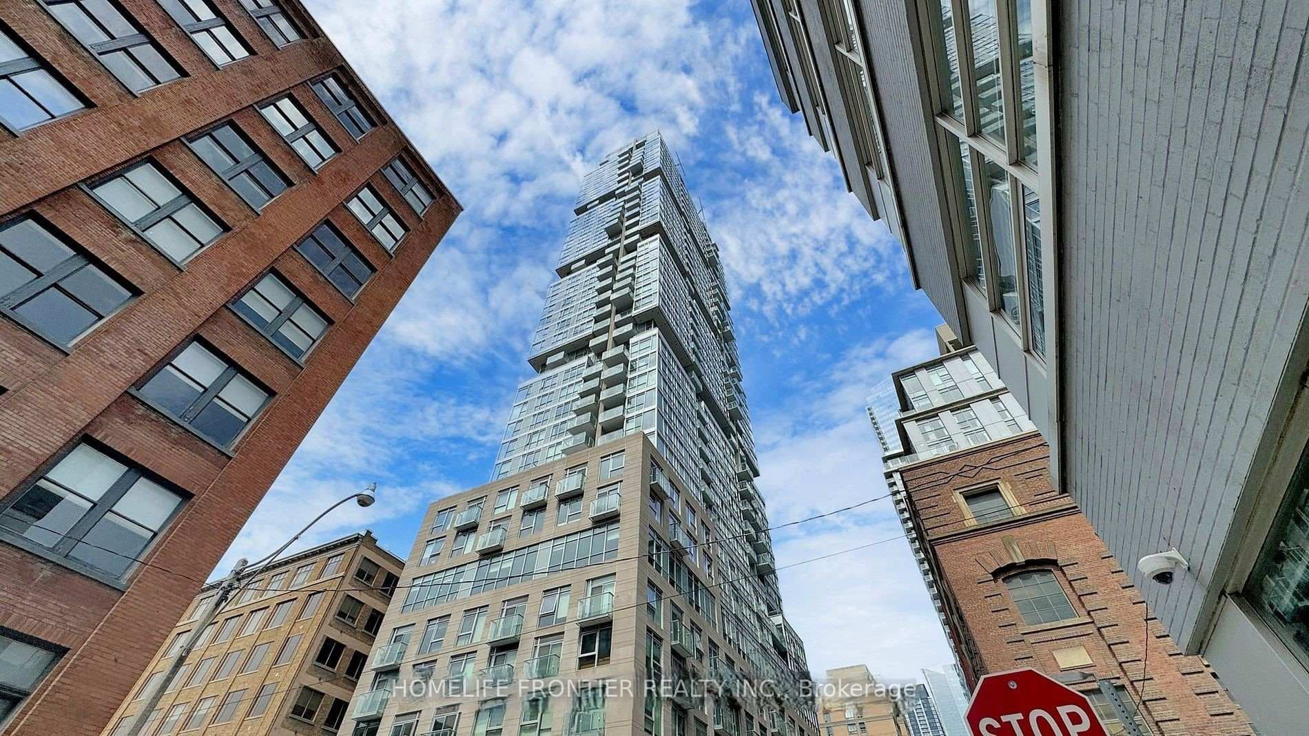 30 Nelson Street Unit 2805, Downtown Toronto / Waterfront, ON M5V 0H5 - Photo 1