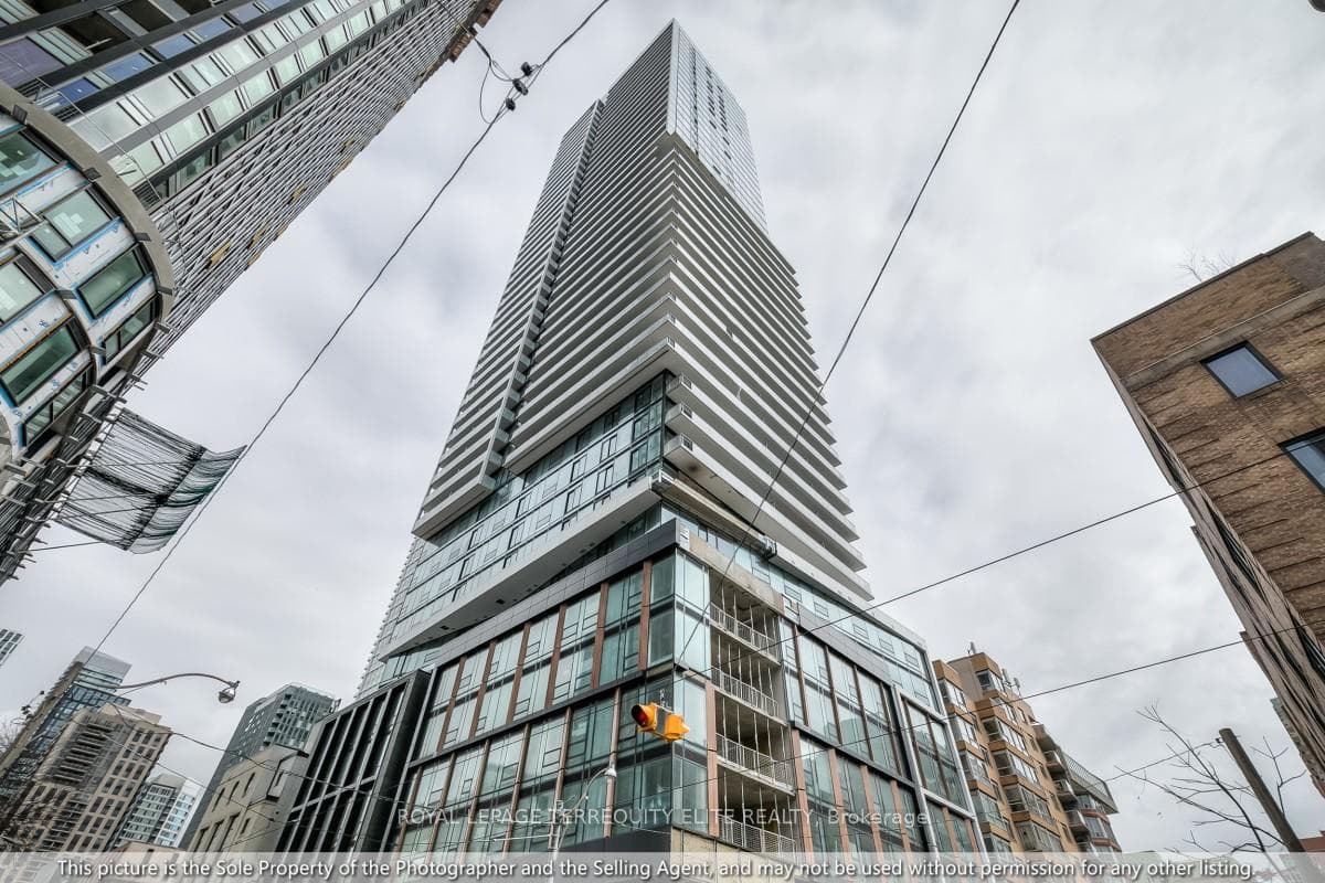 89 Church Street Unit 2210, Toronto C08