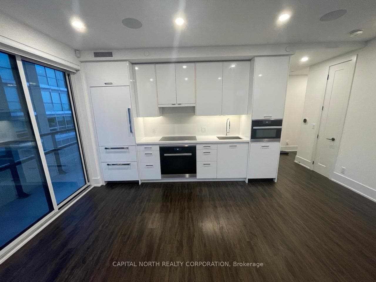 11 Lillian Street Unit 507, Leaside / Davisville, ON M4S 0C3 - Photo 1