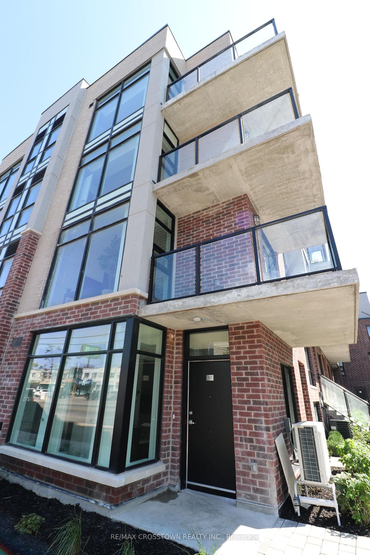 57-861 Sheppard Avenue Unit 3rd, North York (Bathurst Manor / Clanton Park), ON M3H 2T5 - Photo 1