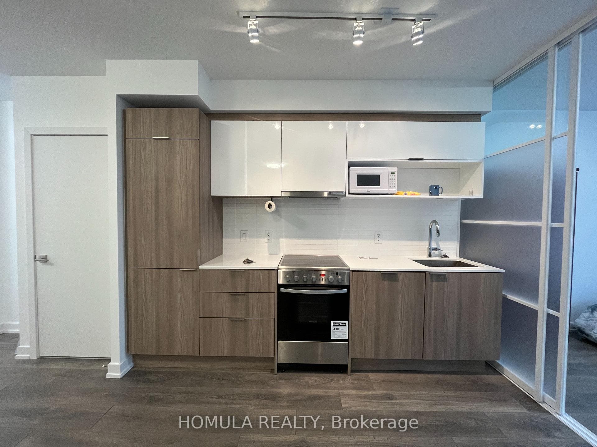 159 Wellesley Street Unit 303, Toronto C08