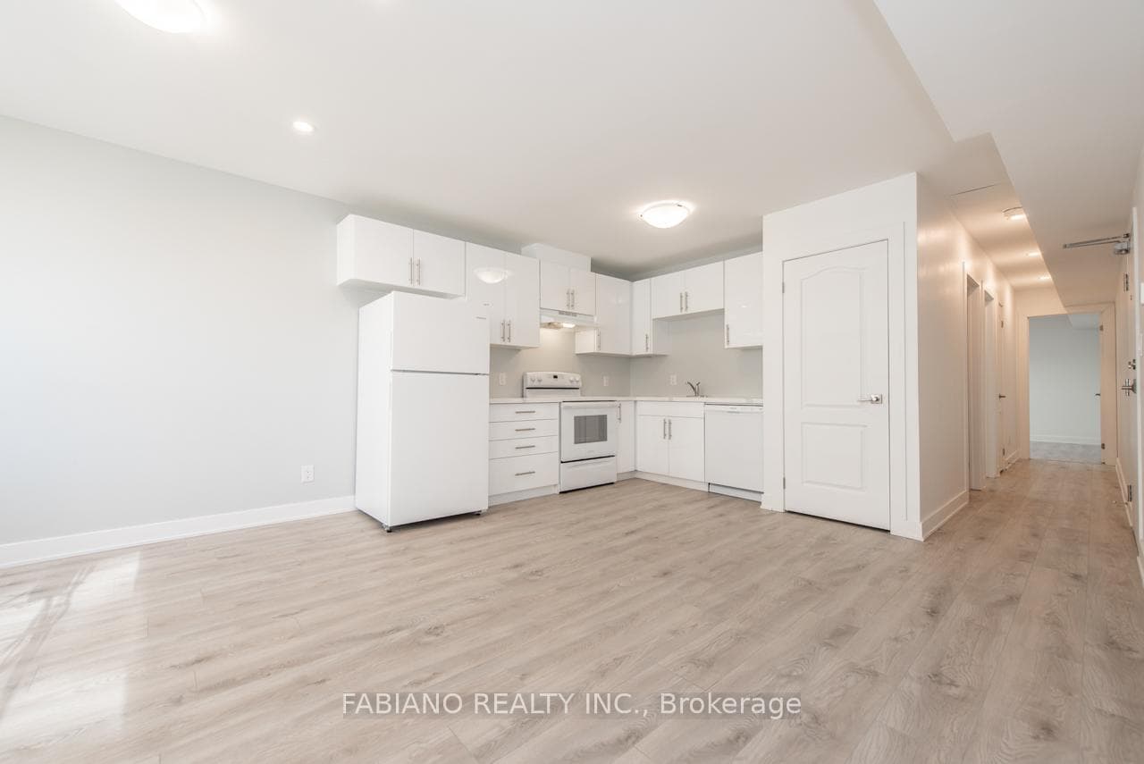942 St Clair Avenue Unit 2, Toronto C03