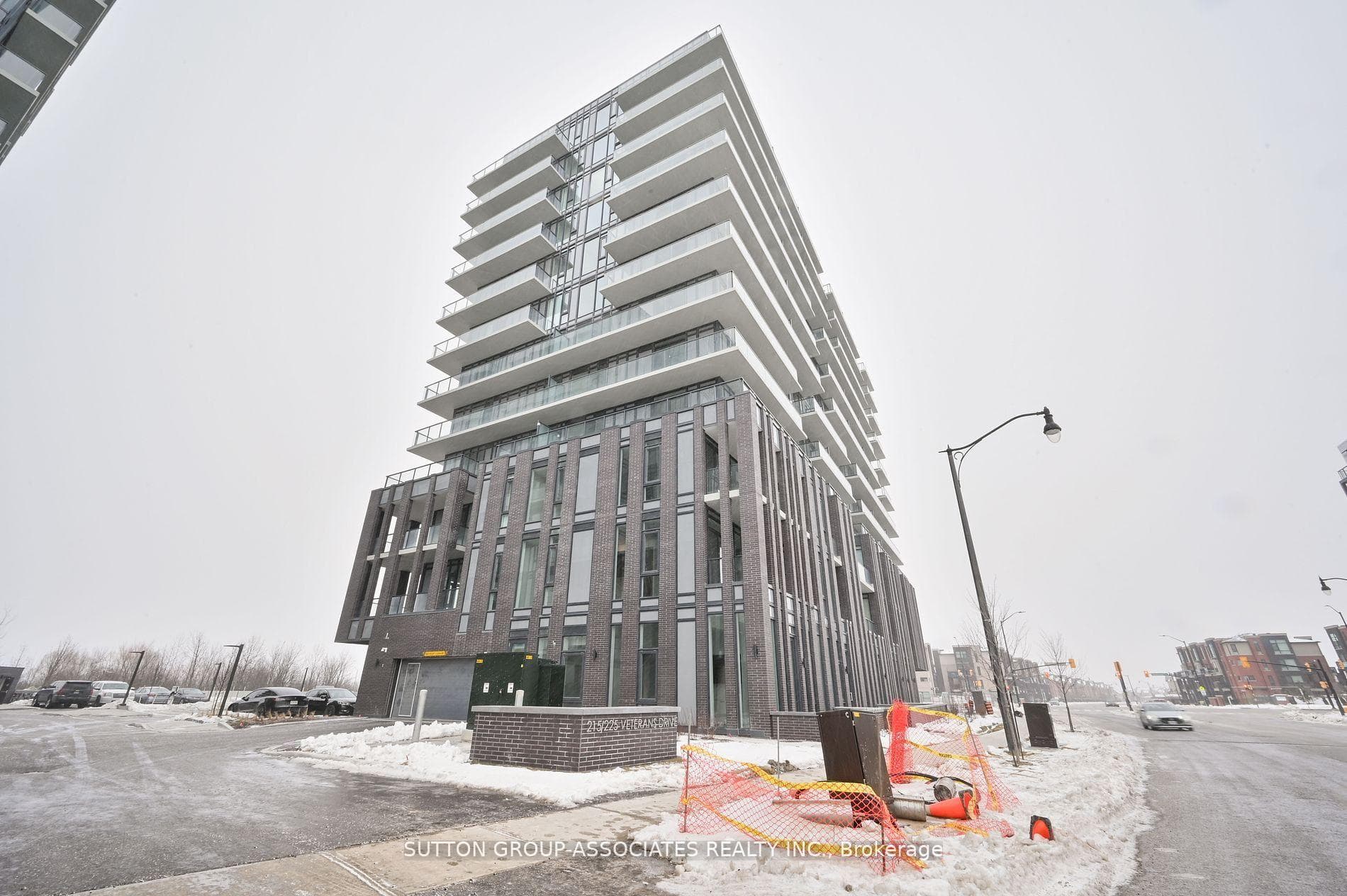 215 Veterans Drive Unit 1010, Brampton, ON L7A 0B6 - Photo 1