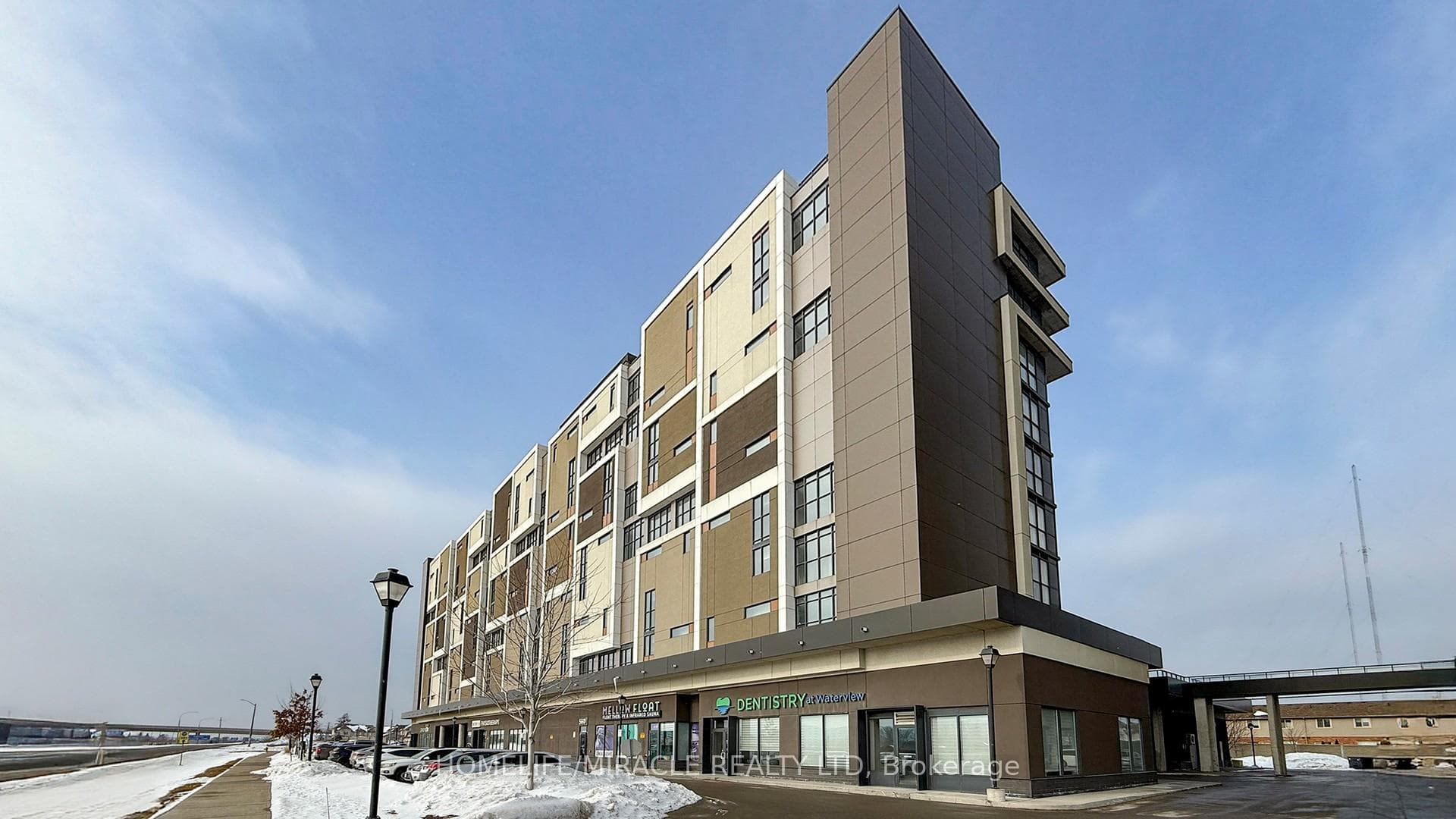 560 North service Road Unit 607, Grimsby, ON L3M 0G1 - Photo 1