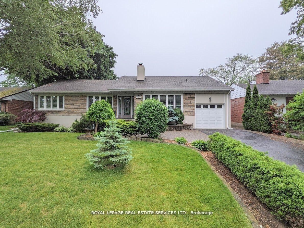 1602 Lincolnshire Blvd. Boulevard, Mississauga, ON L5E 2S7 - Photo 1