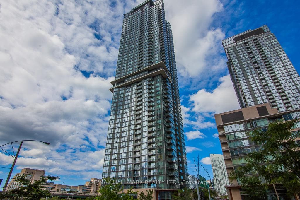 11 Brunel Court Unit 3016, Downtown Toronto / Waterfront, ON M5V 3Y3 - Photo 1