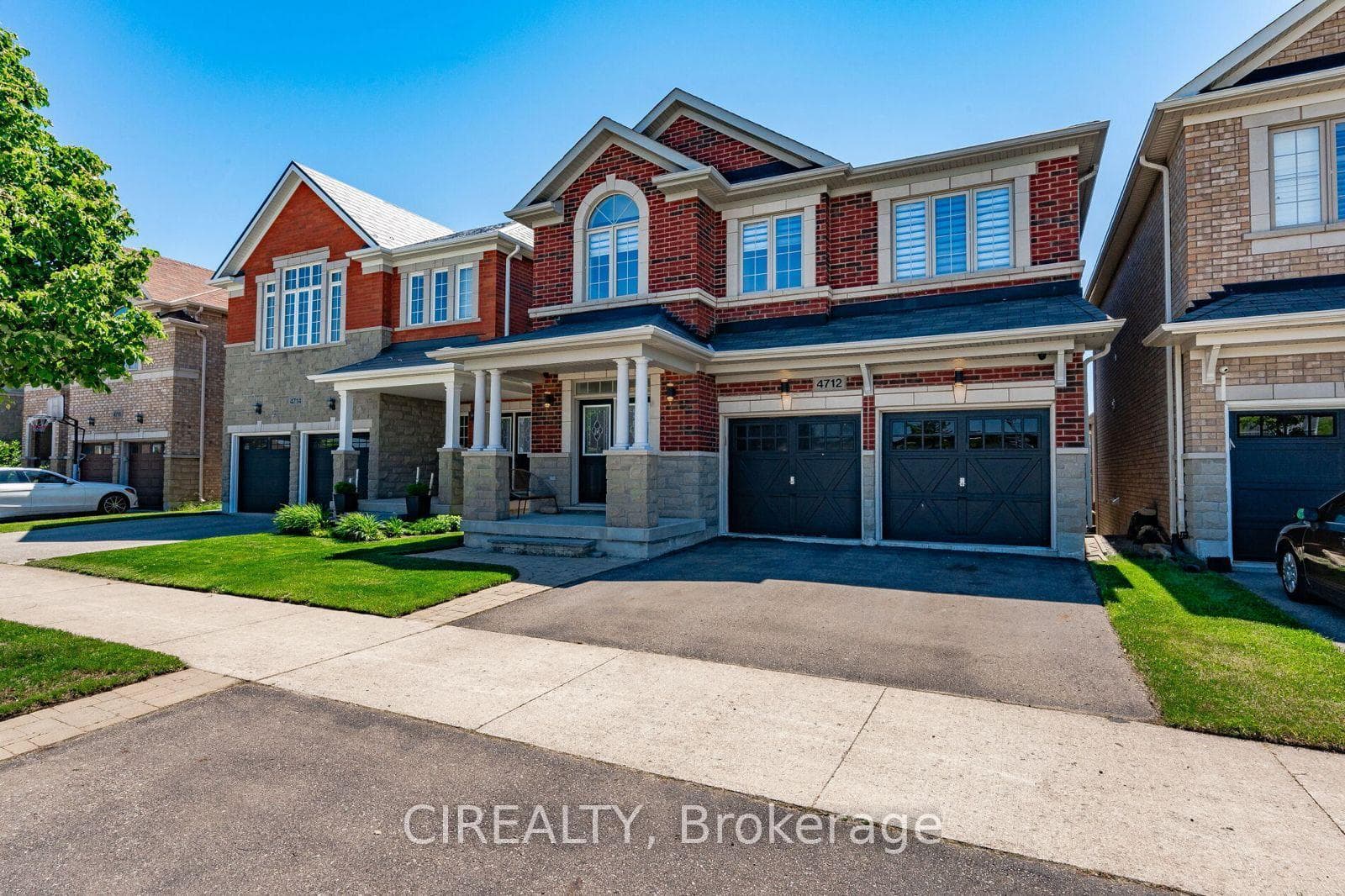 4712 Doug Wright Drive, Burlington
