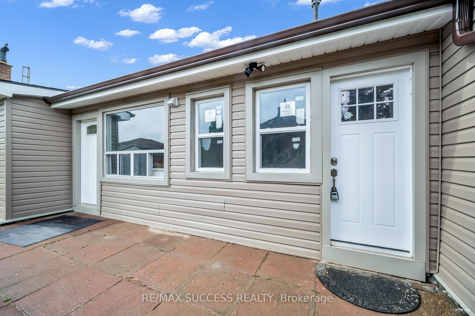 15 Killamarsh Drive Unit 03, Toronto W05