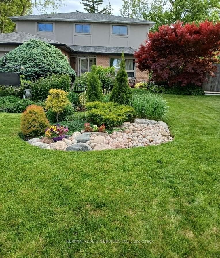 15 Pine Ridge Lane, Brampton, ON L6W 1G6 - Photo 1