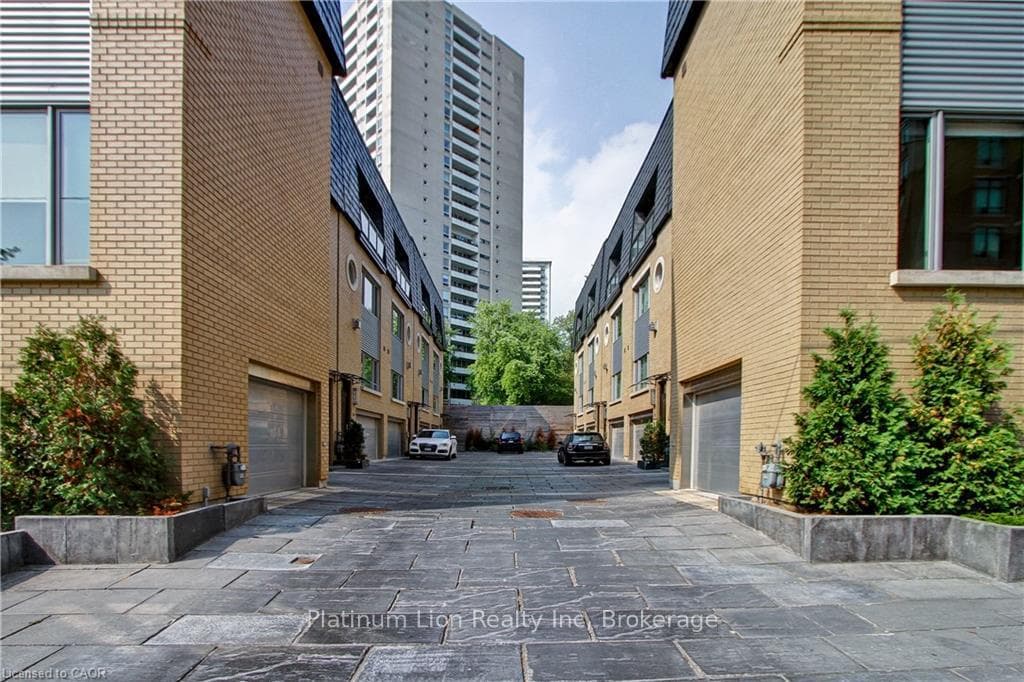 296 Merton Street, Toronto C10