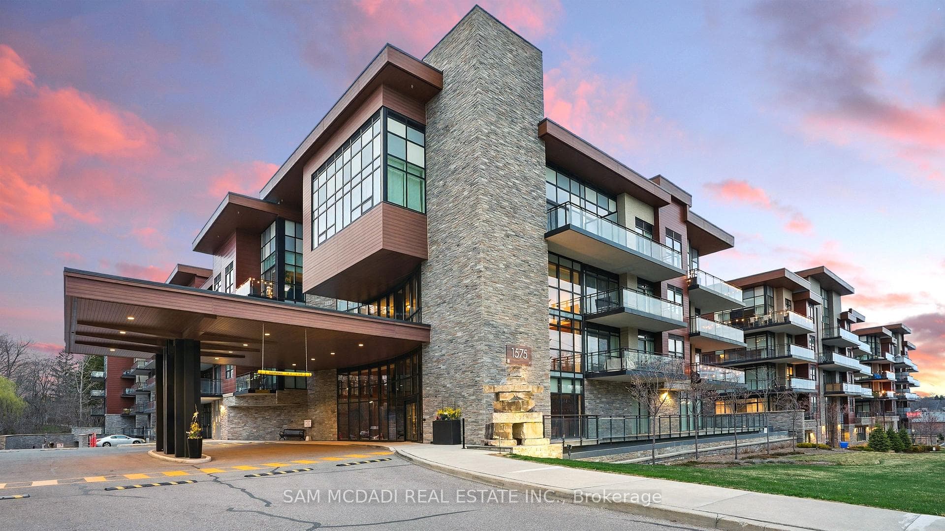 1575 Lakeshore Road Unit 232, Mississauga, ON L5J 0B1 - Photo 1