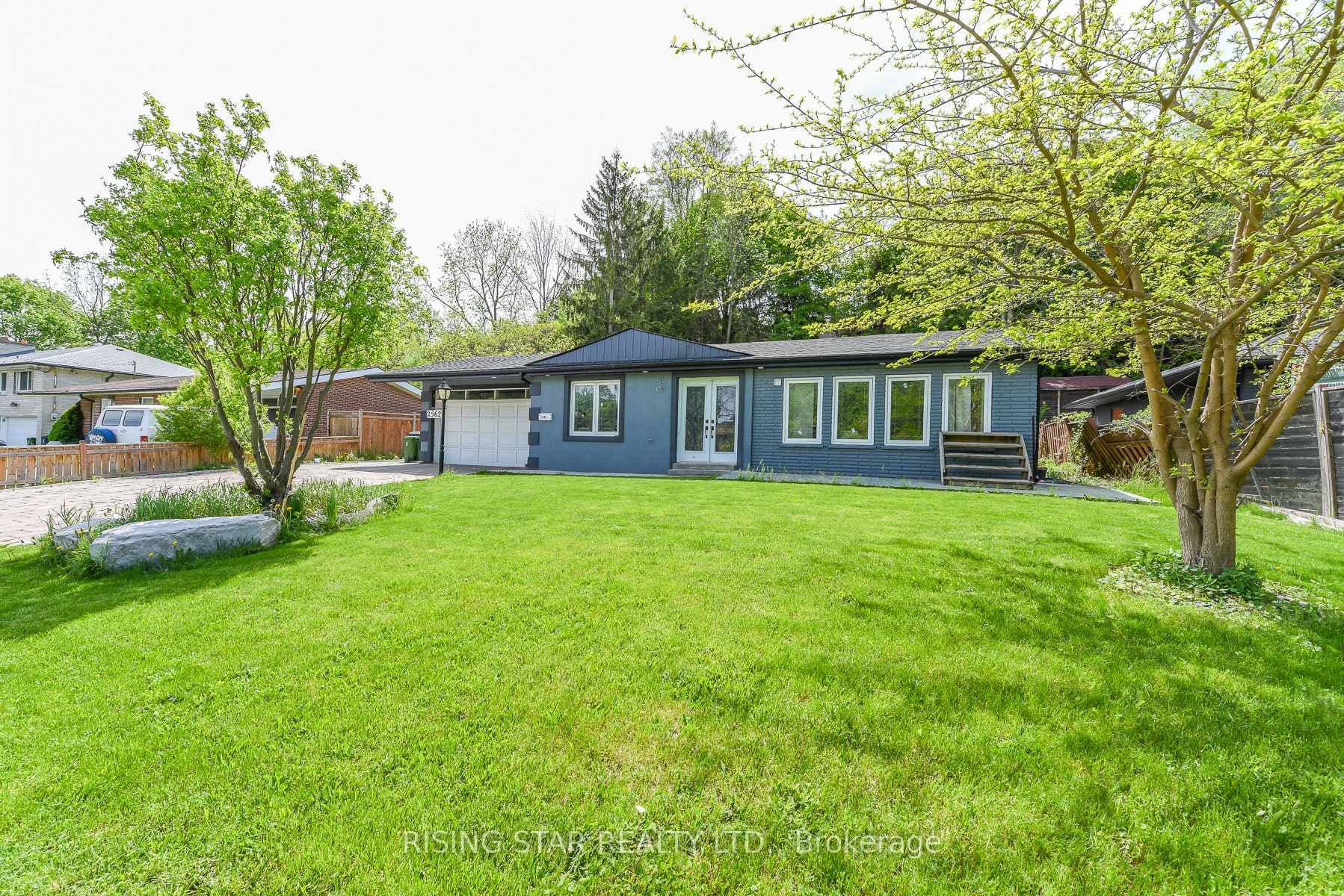 2562 Islington Ave Avenue, Etobicoke (West Mall / Rexdale), ON M9V 2X2 - Photo 1