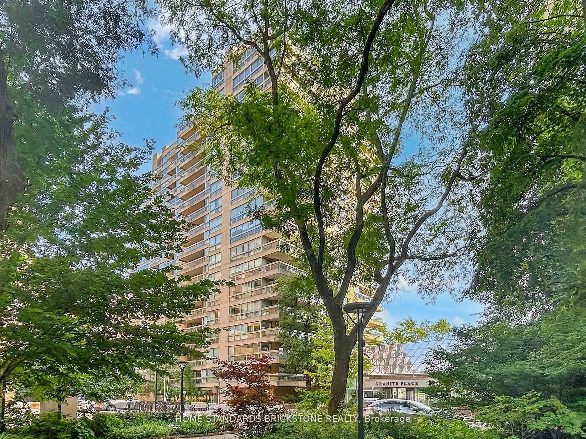 61 St Clair Avenue Unit 1102, Annex / Yorkville / Summerhill, ON M4V 2Y8 - Photo 1