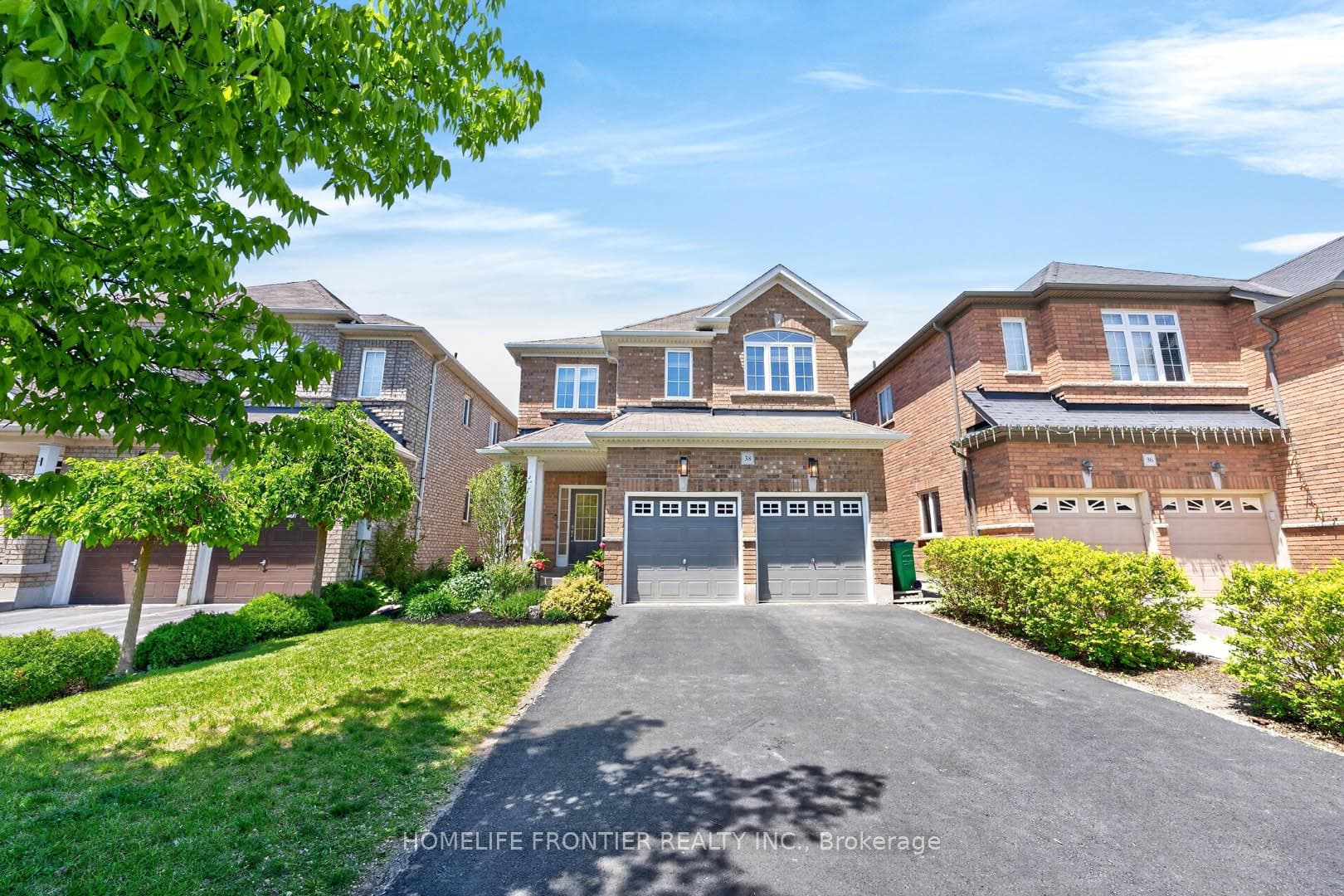 38 Templeton Court, Brampton, ON L6P 3B2 - Photo 1