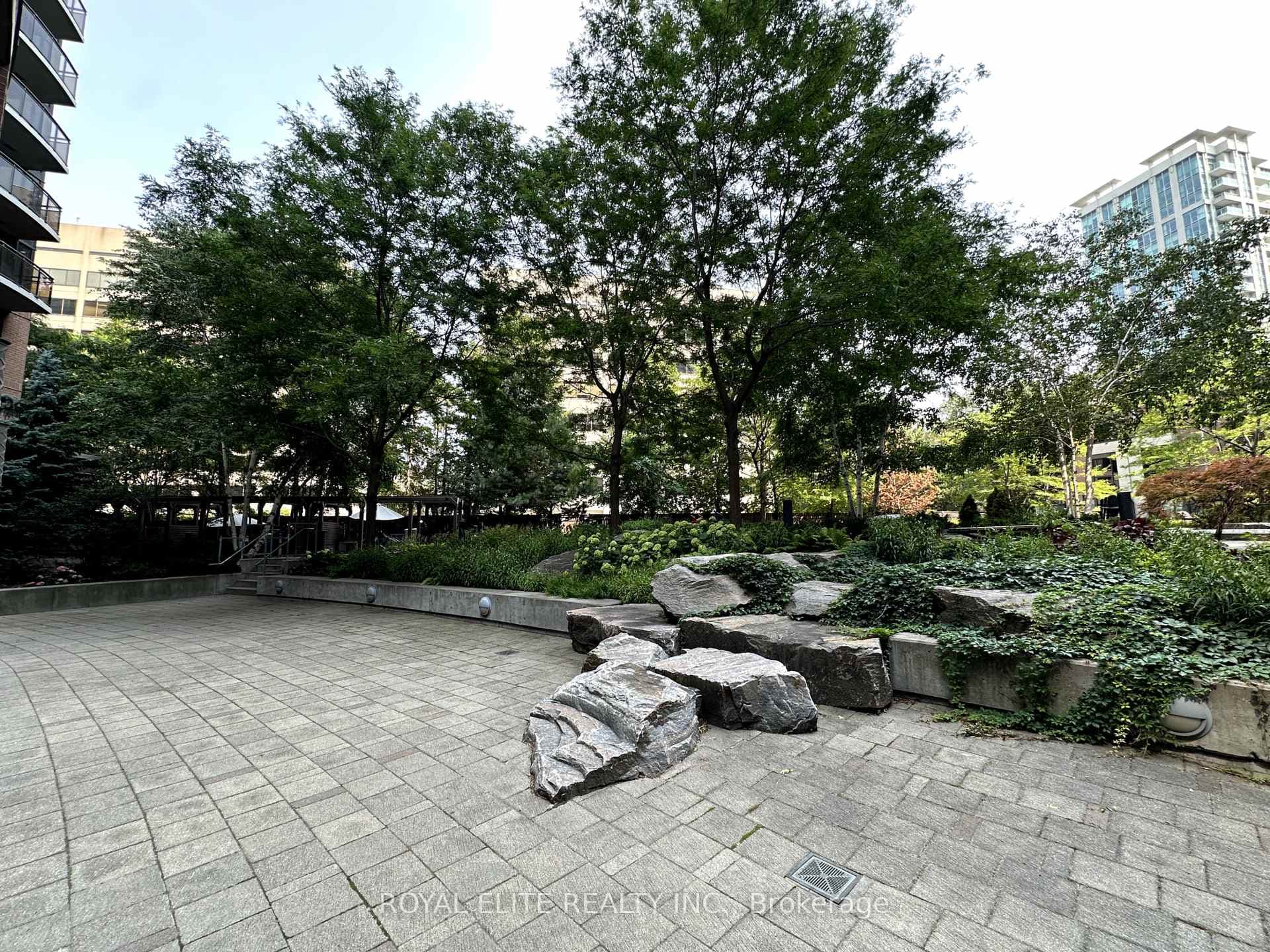 33 Sheppard Avenue Unit 3103, Willowdale / Newtonbrook, ON M2N 7K1 - Photo 1