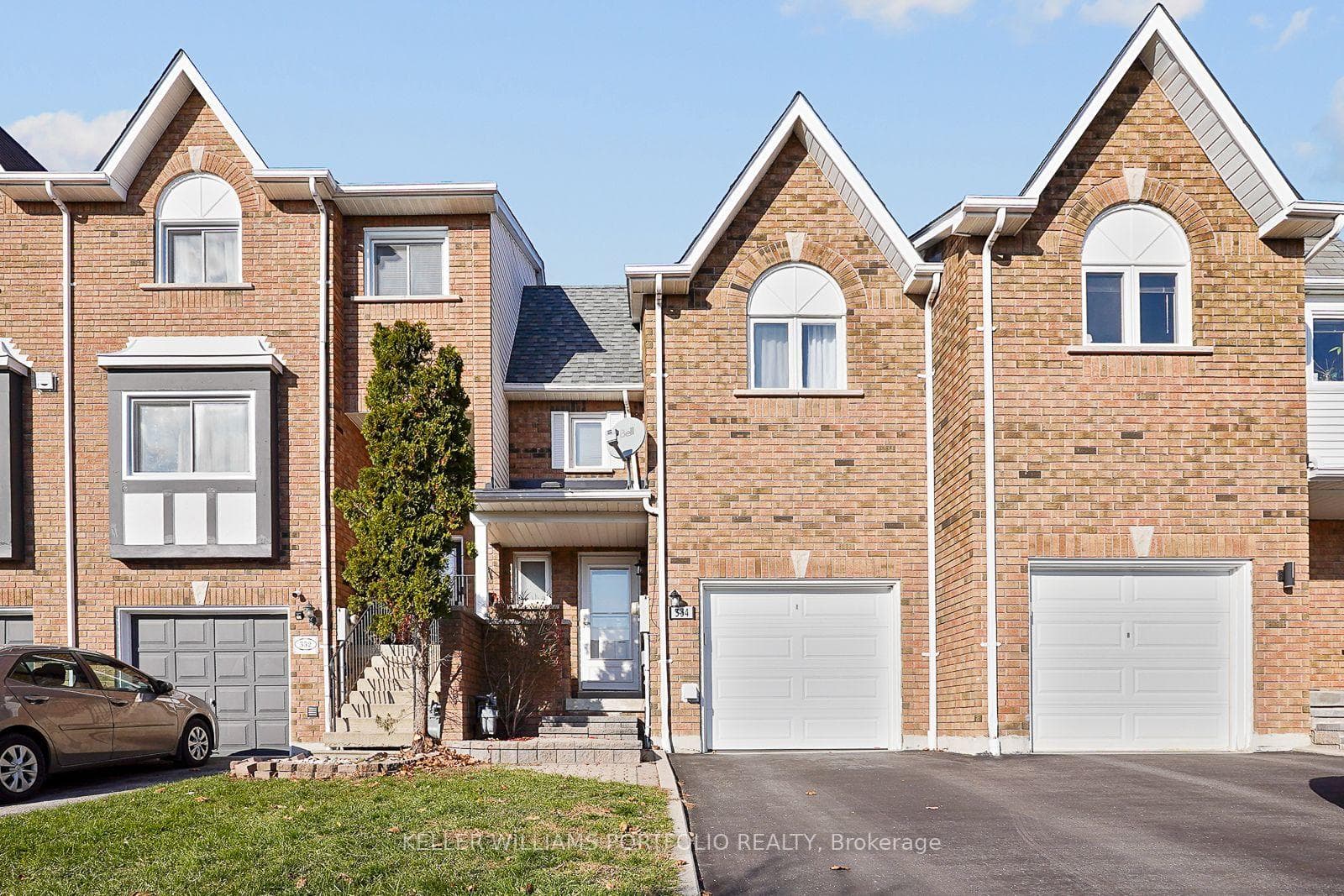 334 Sparrow Circle, Pickering, ON L1V 6Y3 - Photo 1